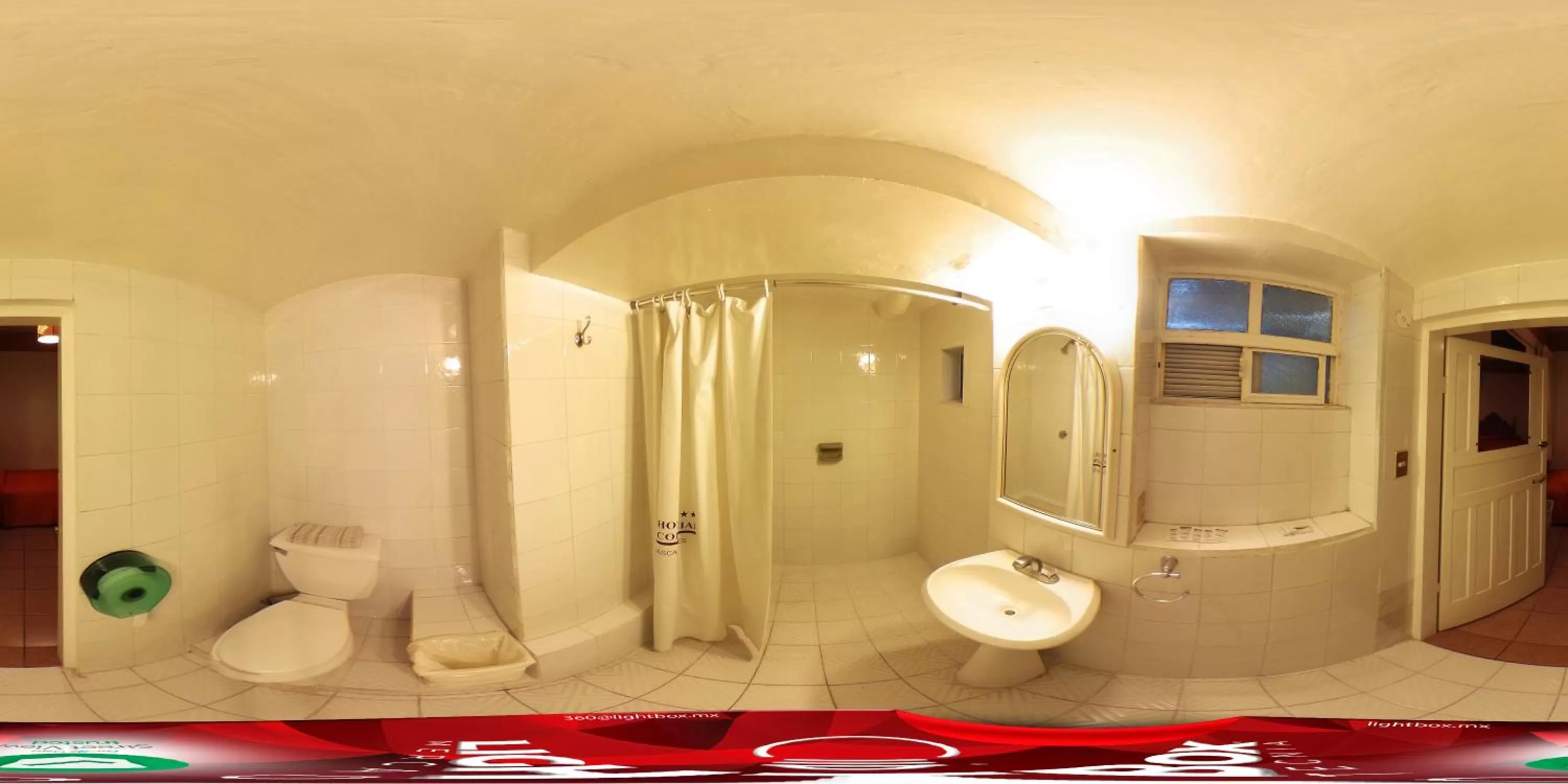 Bathroom in Hotel Colonial