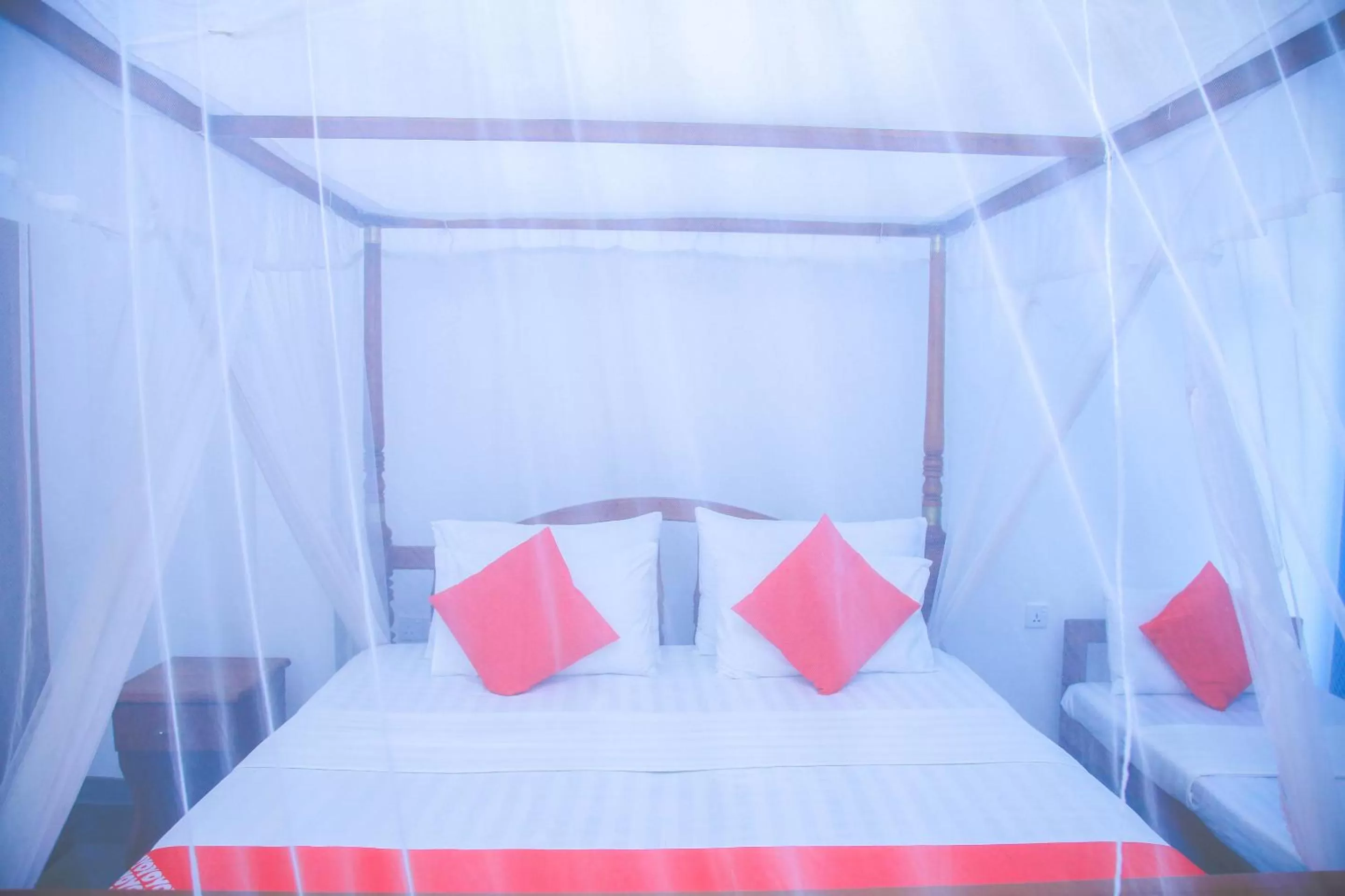 Photo of the whole room, Bed in Surf Sea Breeze