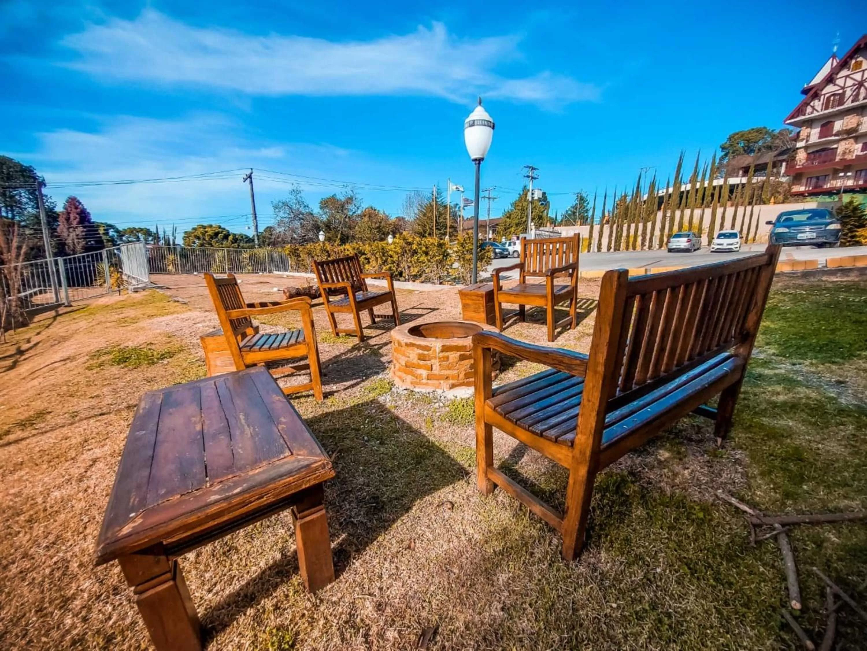 Property building in Hotel Dan Inn Campos do Jordão