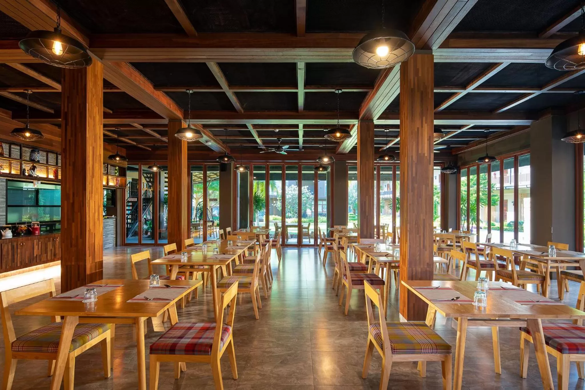 Restaurant/places to eat in La Isla Pranburi Beach Resort