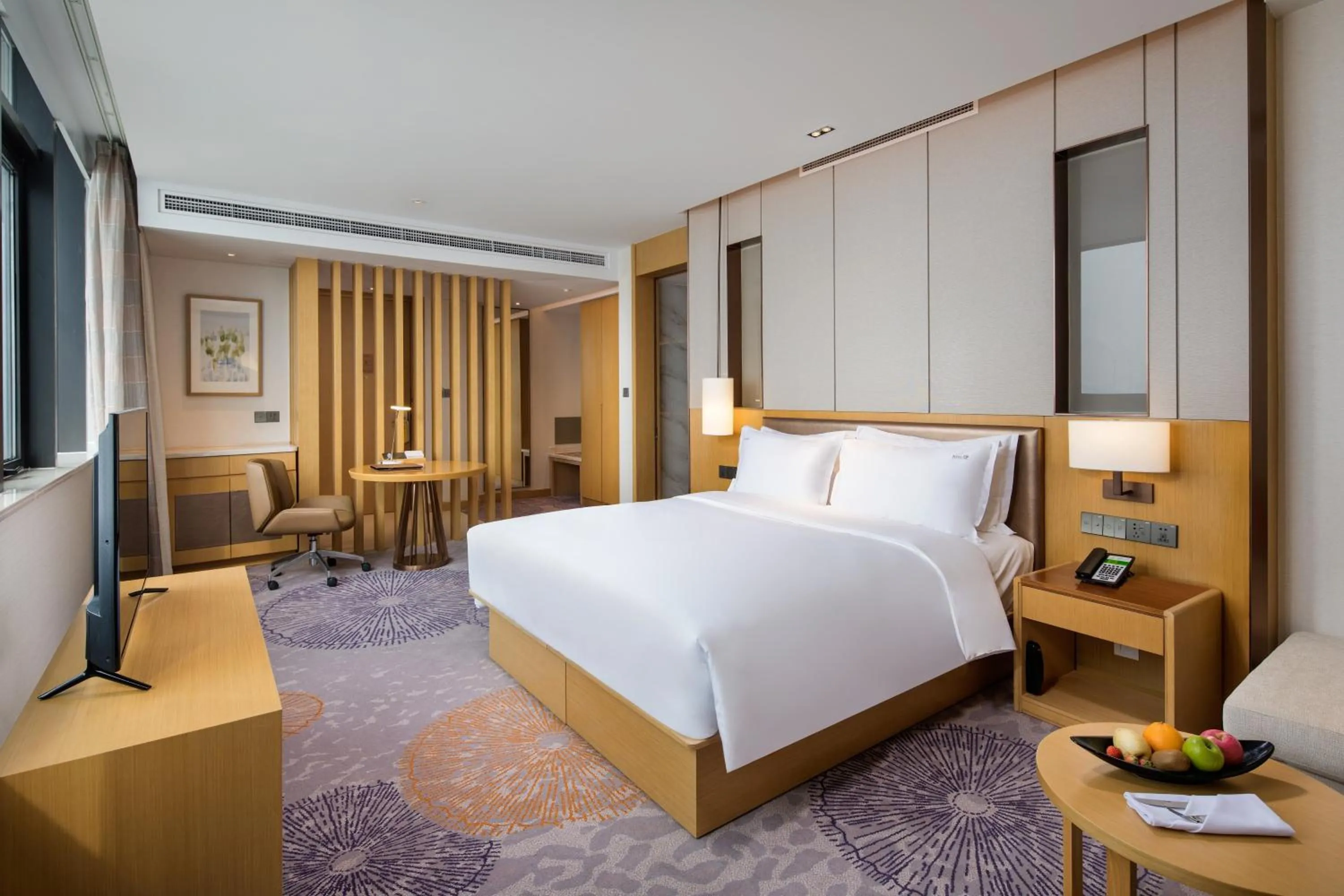 Photo of the whole room, Bed in Holiday Inn Tianjin Xiqing by IHG