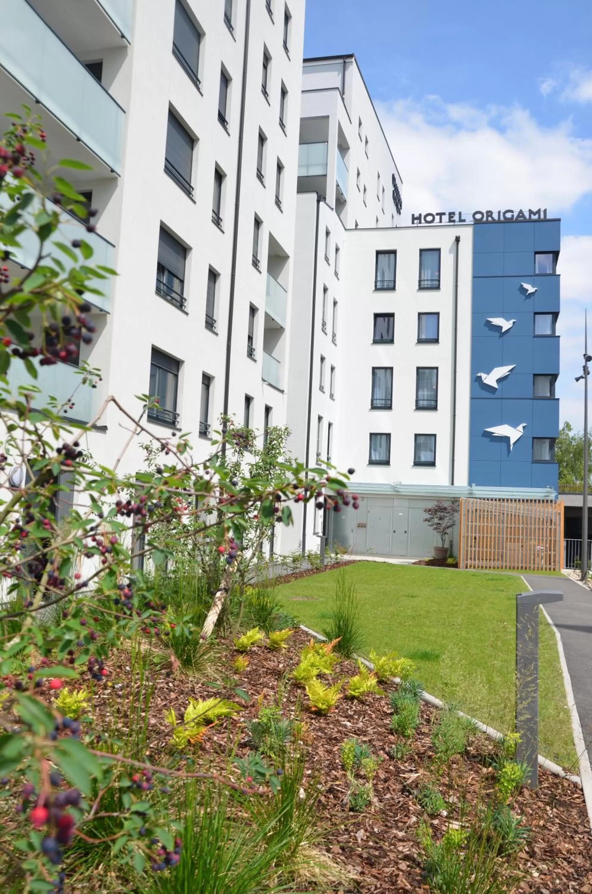 Facade/entrance in Hôtel ORIGAMI