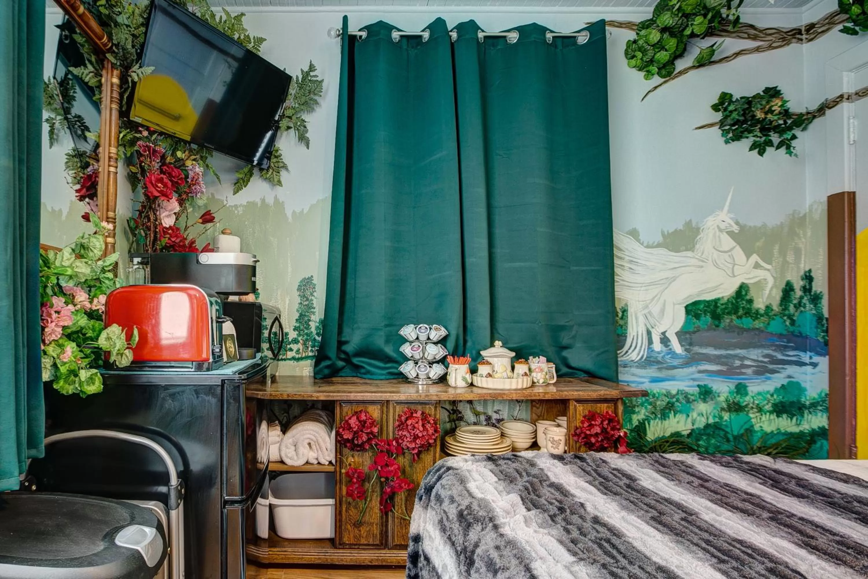 Decorative detail in The Oasis on Eisenhower