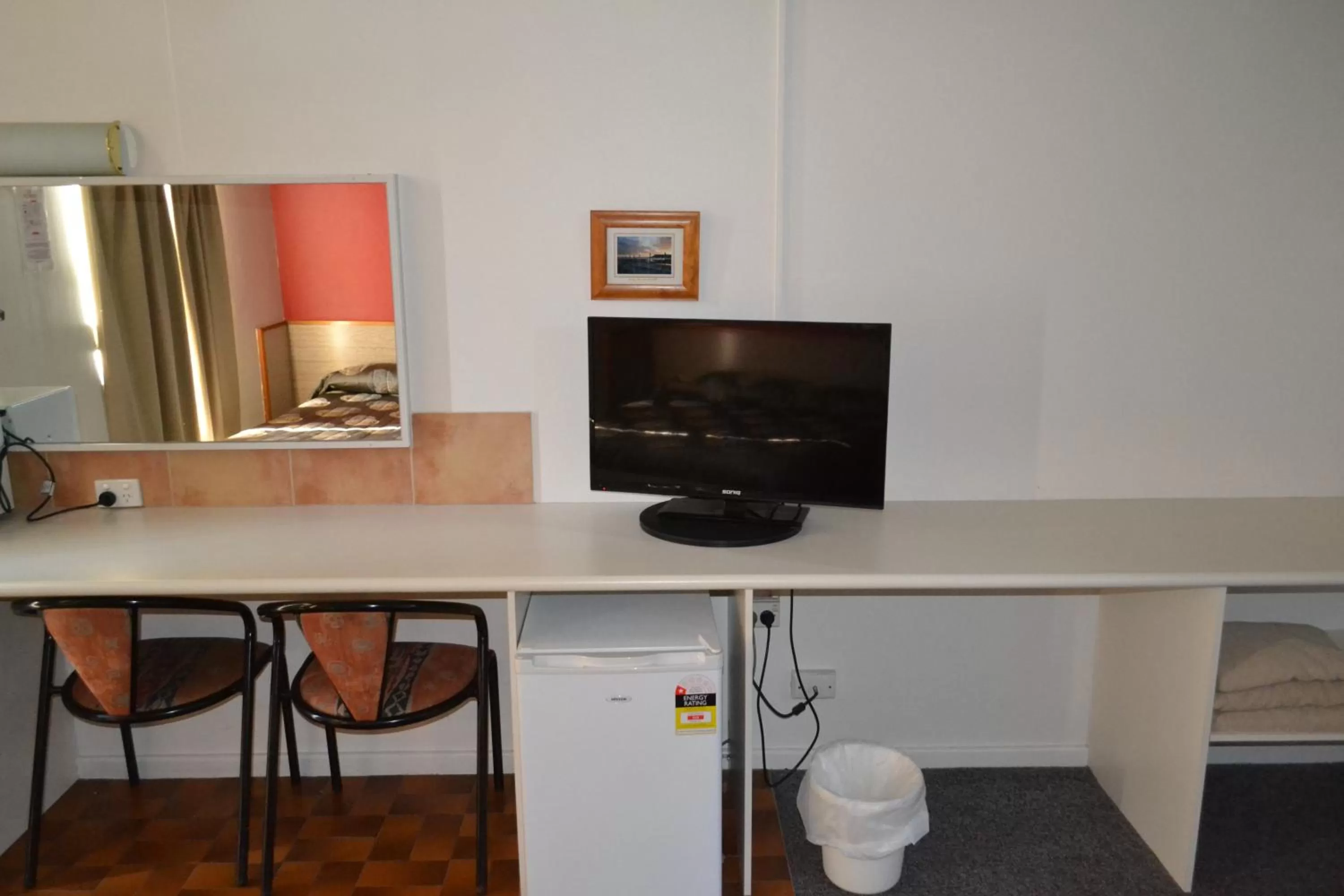 TV and multimedia in Panorama Motor Inn