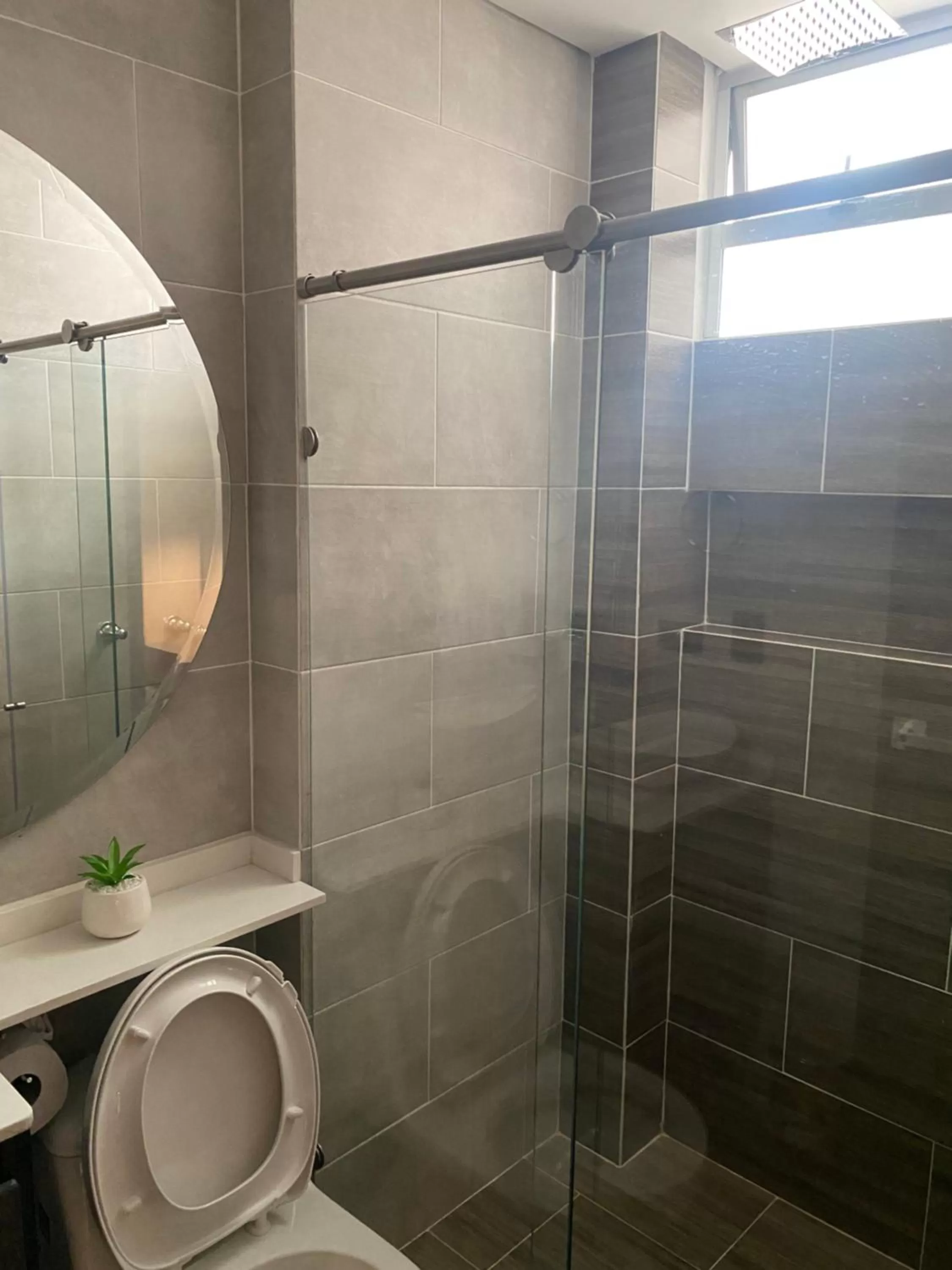 Bathroom in HOTEL CALIFORNIA CITY