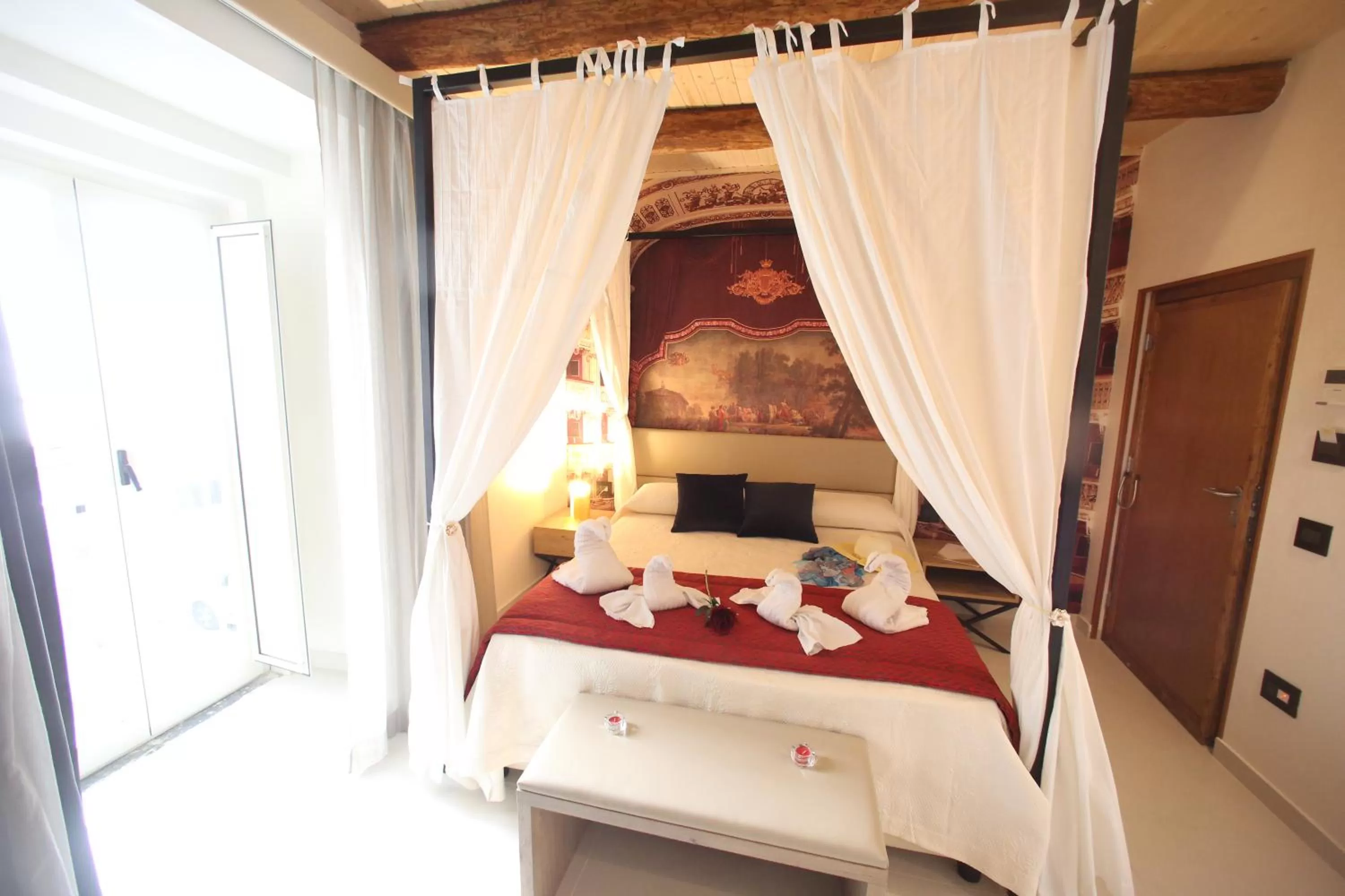 Bed in Relais Piazza Del Plebiscito B&B