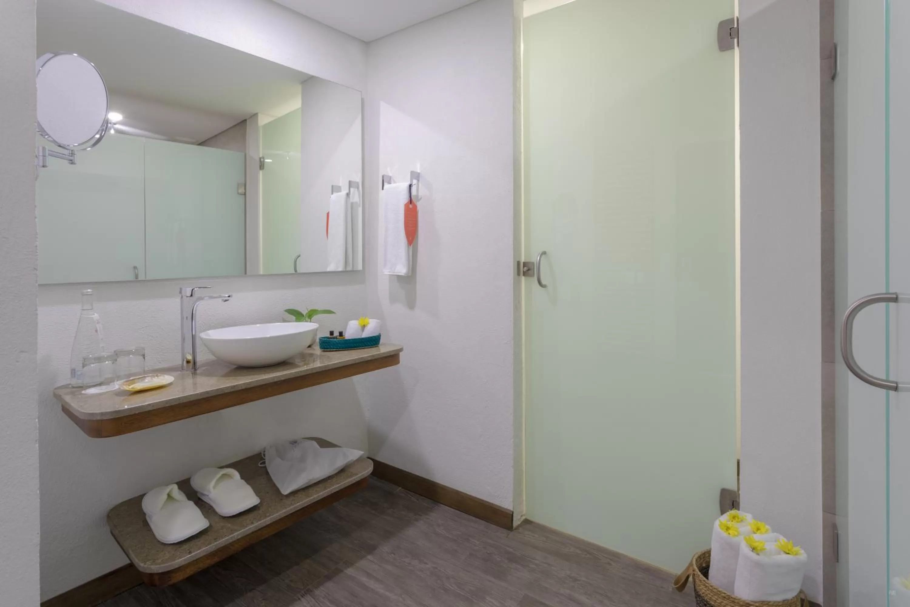 Bathroom in Hotel Santa Catalina By OxoHotel