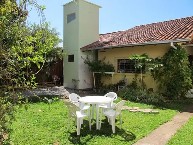 Property building, Garden in Casa dos Açores Cama e Café