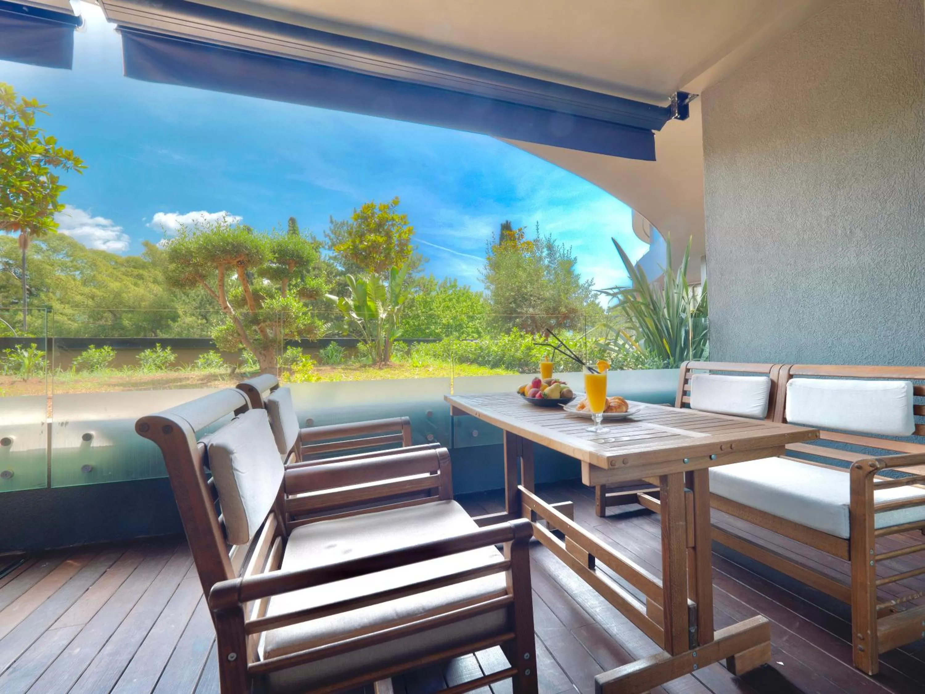 Patio in PERLA Apartments