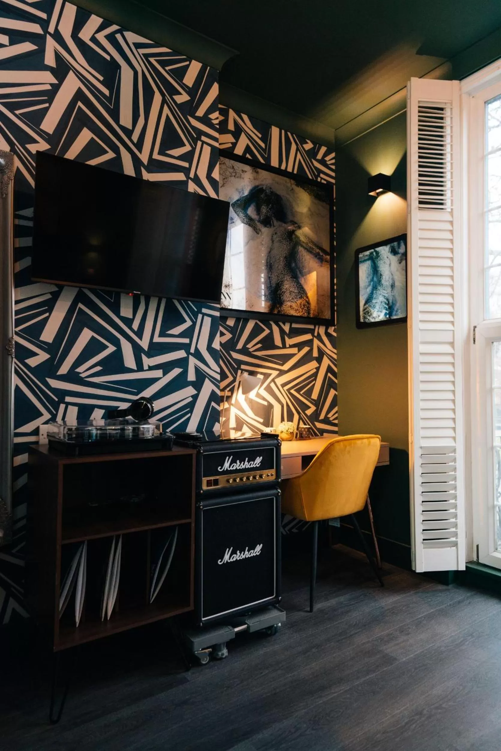 TV and multimedia in The Rokxy Townhouses & Residences - Kings Cross