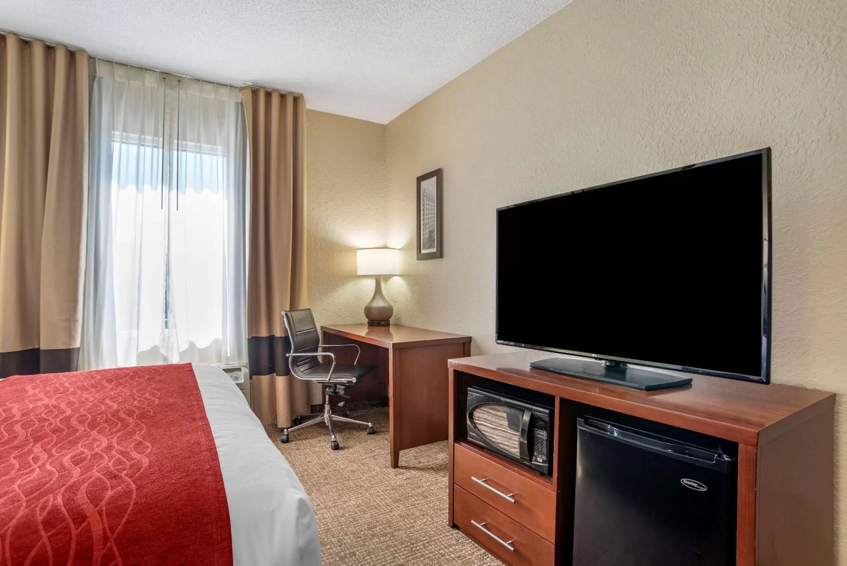 Photo of the whole room, Bed in Comfort Inn & Suites Marianna I-10