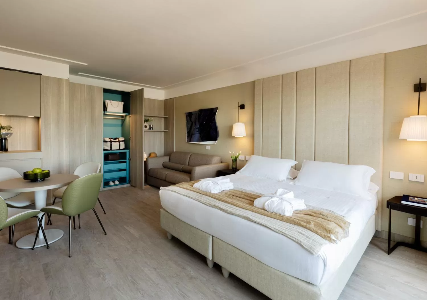 Photo of the whole room, Bed in Ceccarini 9 home suite home