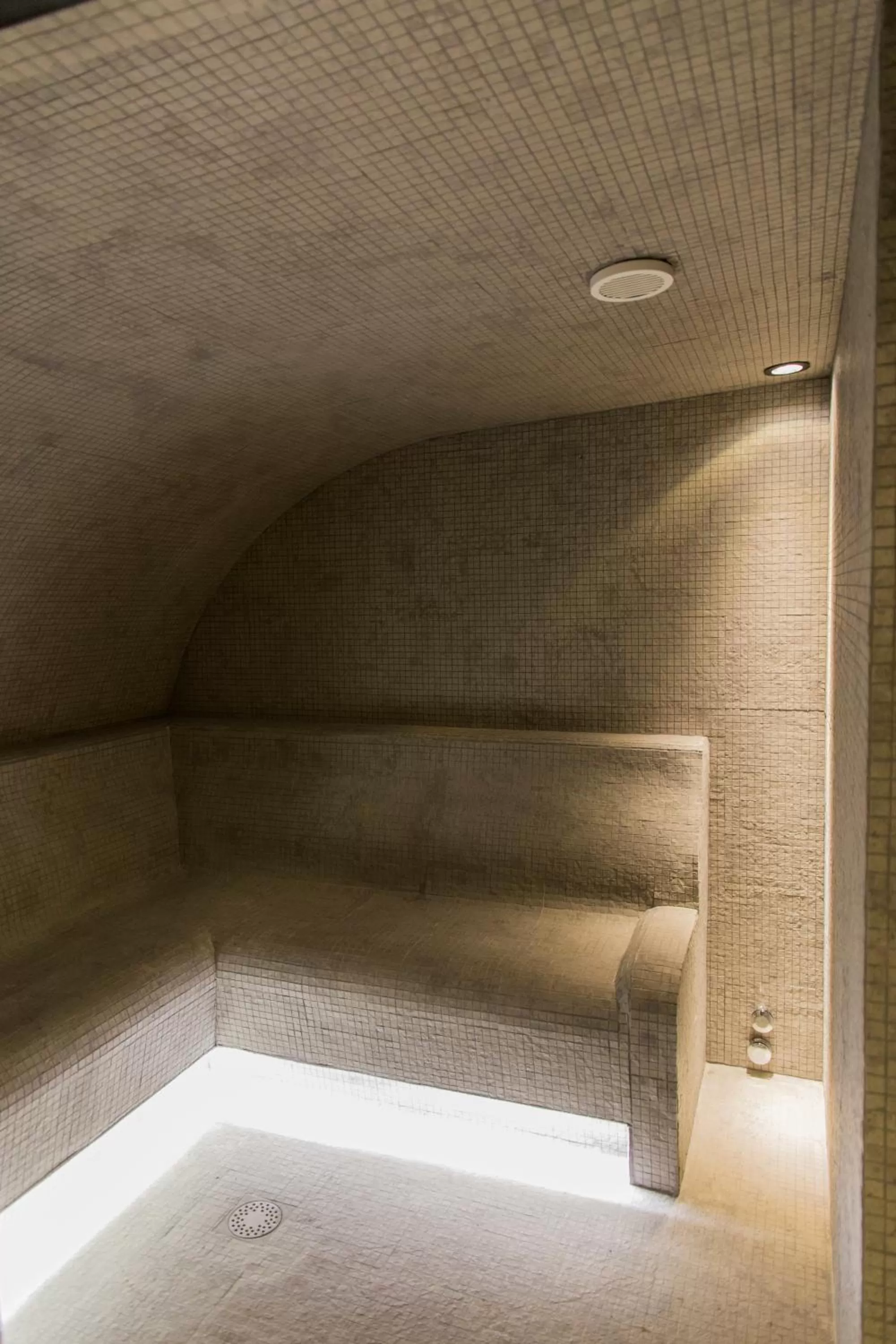 Steam room in Le Yule Hotel & Spa