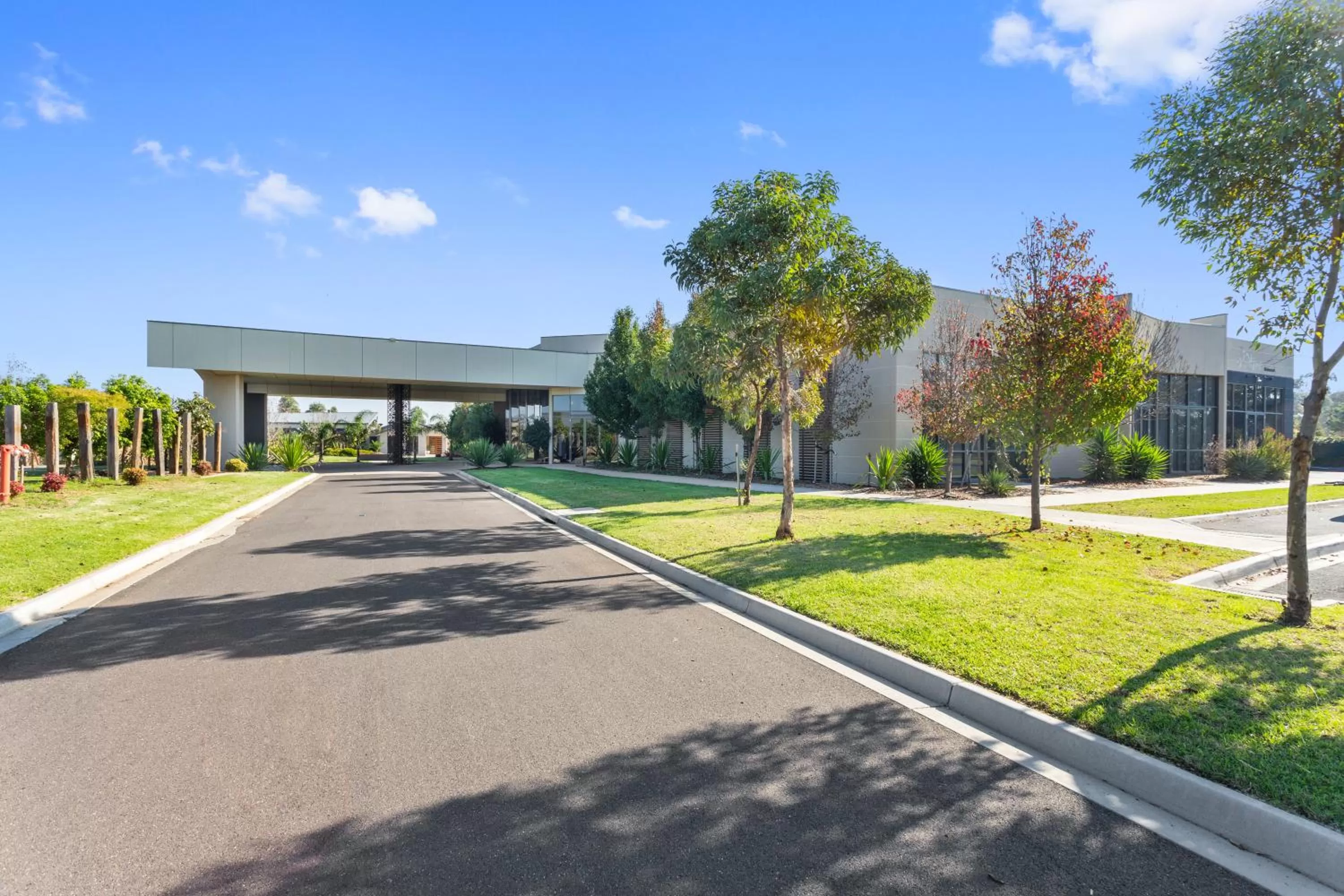 Property building in Quality Hotel Point Cook