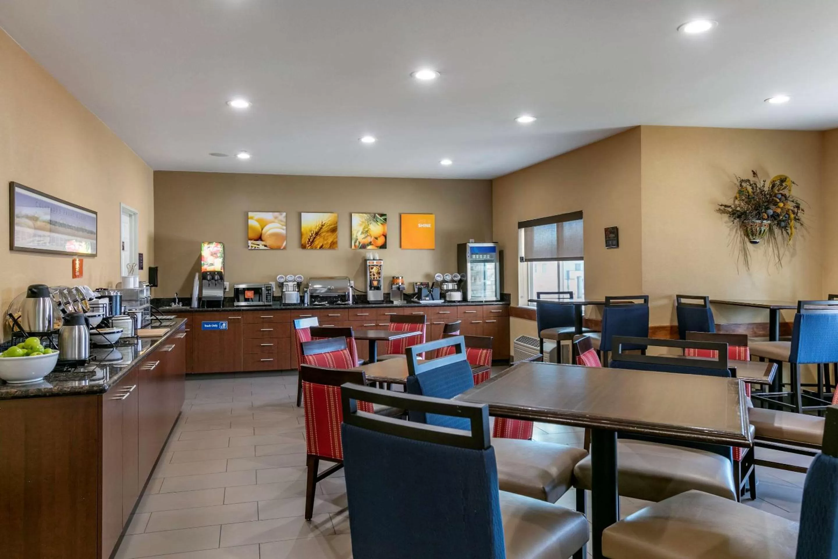 Restaurant/places to eat in Comfort Inn Fort Collins North