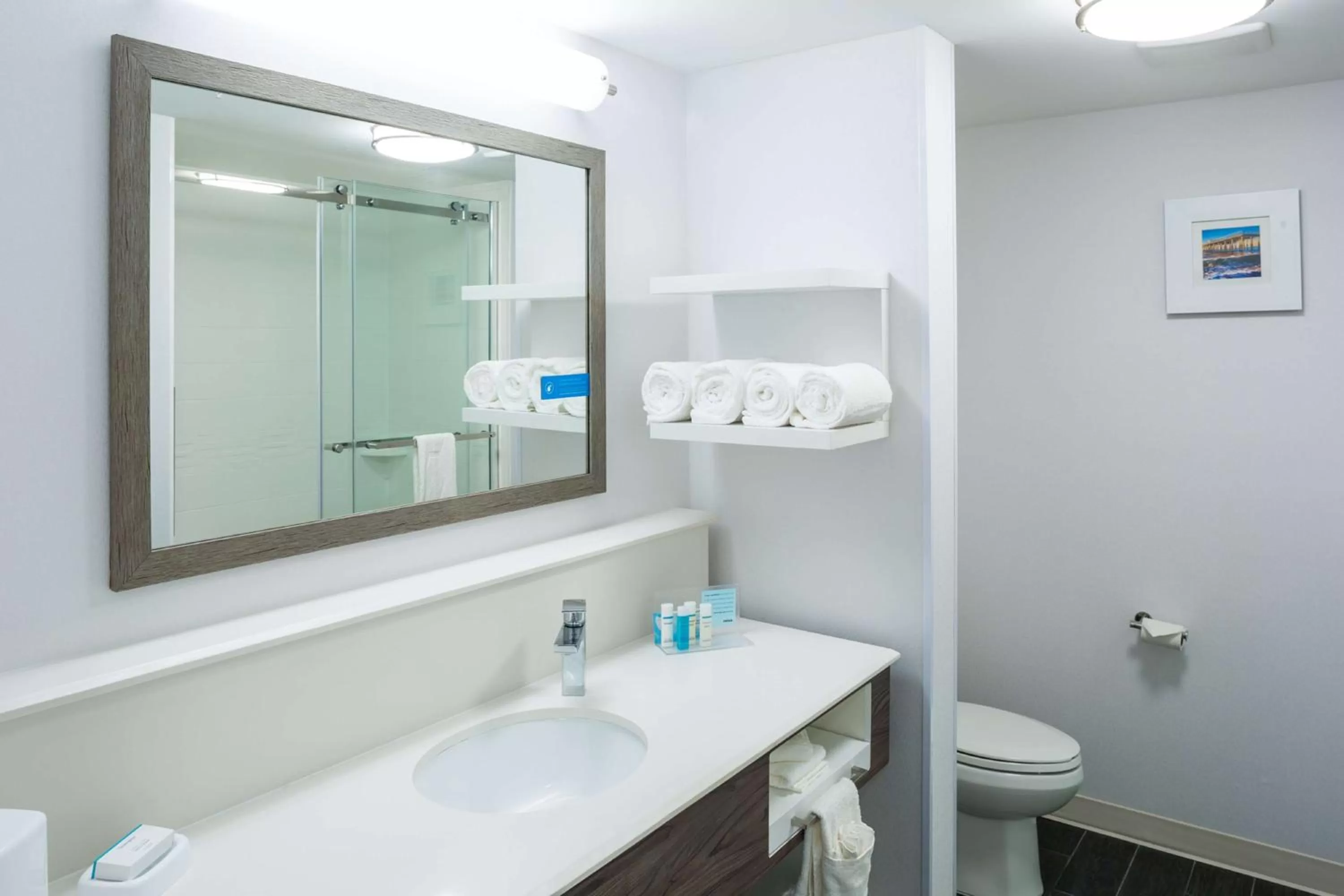 Bathroom in Hampton Inn Atlantic City/Absecon, NJ