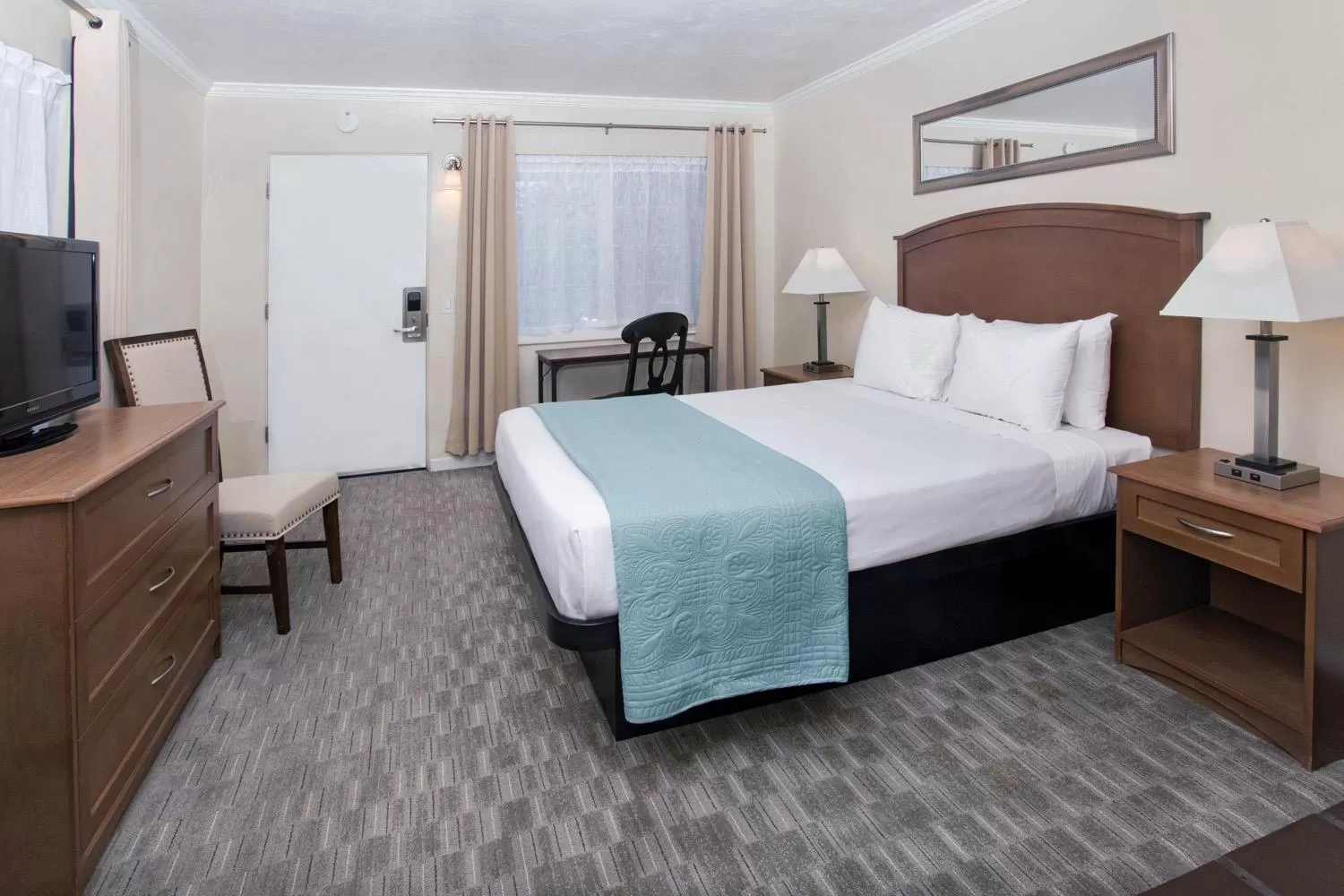 Photo of the whole room, Bed in Villa Franca Inn