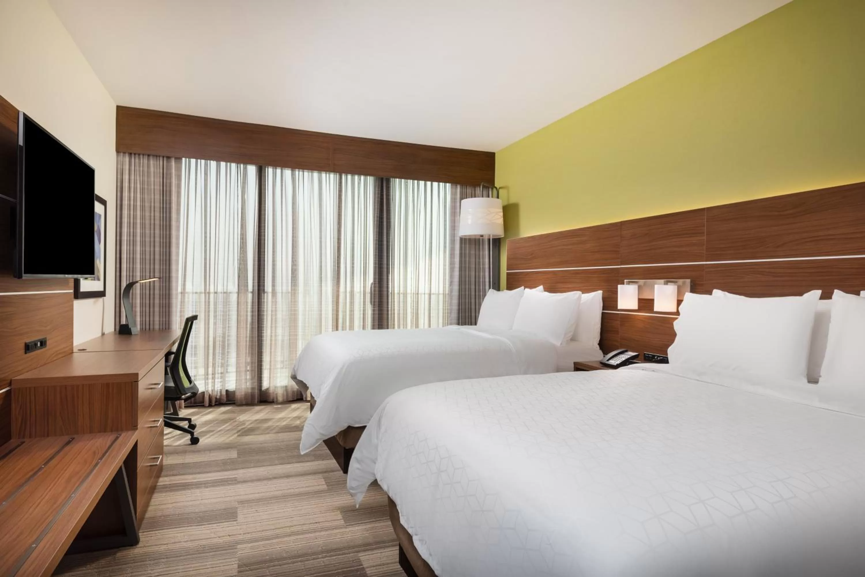 Bed in Holiday Inn Express & Suites Santa Ana - Orange County by IHG
