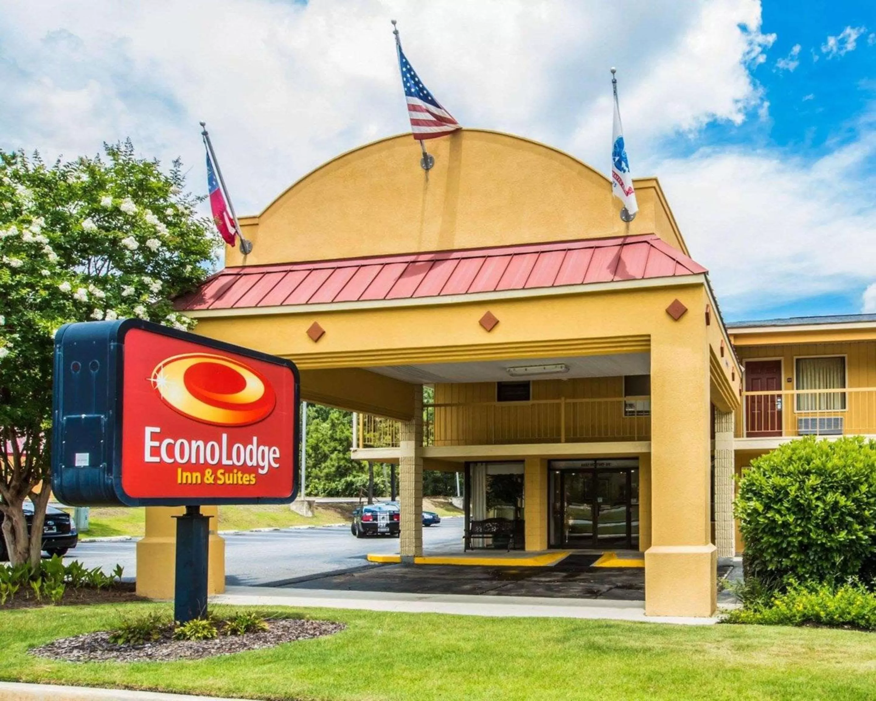 Property building in Econo Lodge Inn & Suites Columbus near Fort Benning