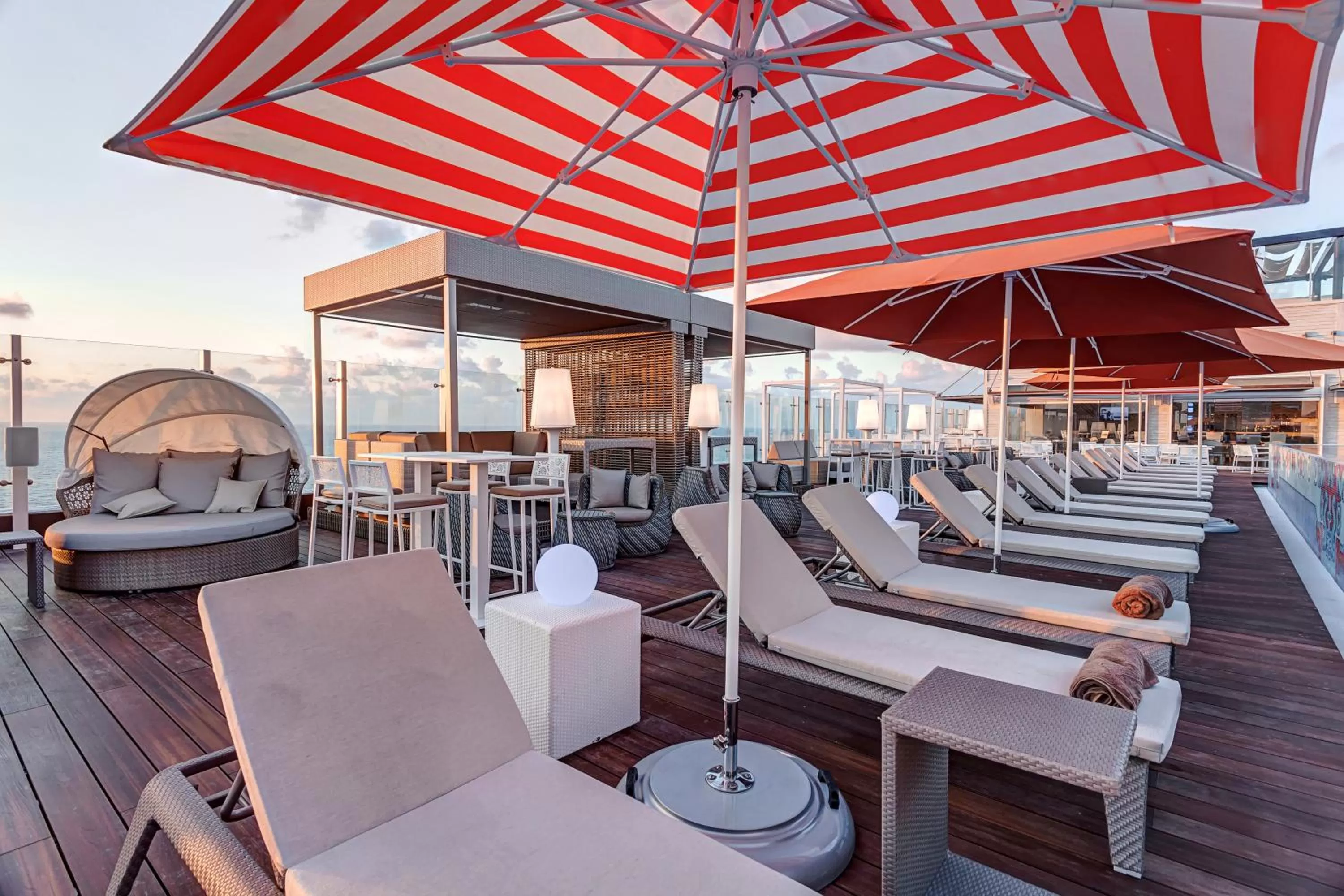 Swimming pool in Royalton CHIC Cancun, An Autograph Collection All-Inclusive Resort - Adults Only