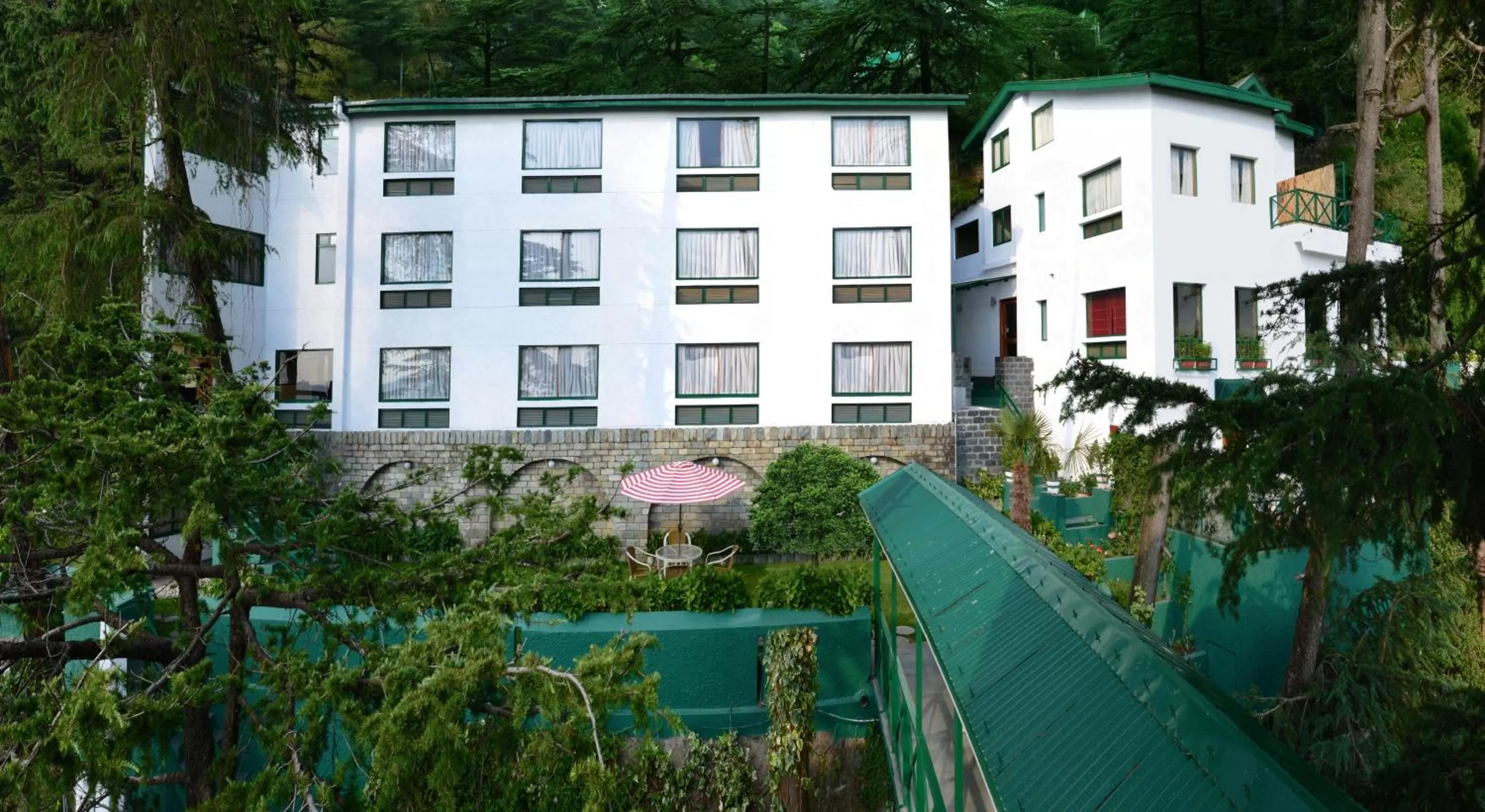 Facade/entrance in Honeymoon Inn Shimla