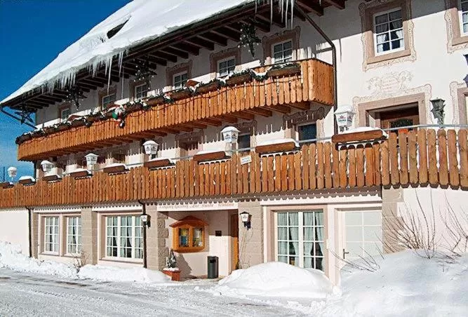 Property building in ZUR TRAUBE Schwarzwaldhotel & Restaurant am Titisee