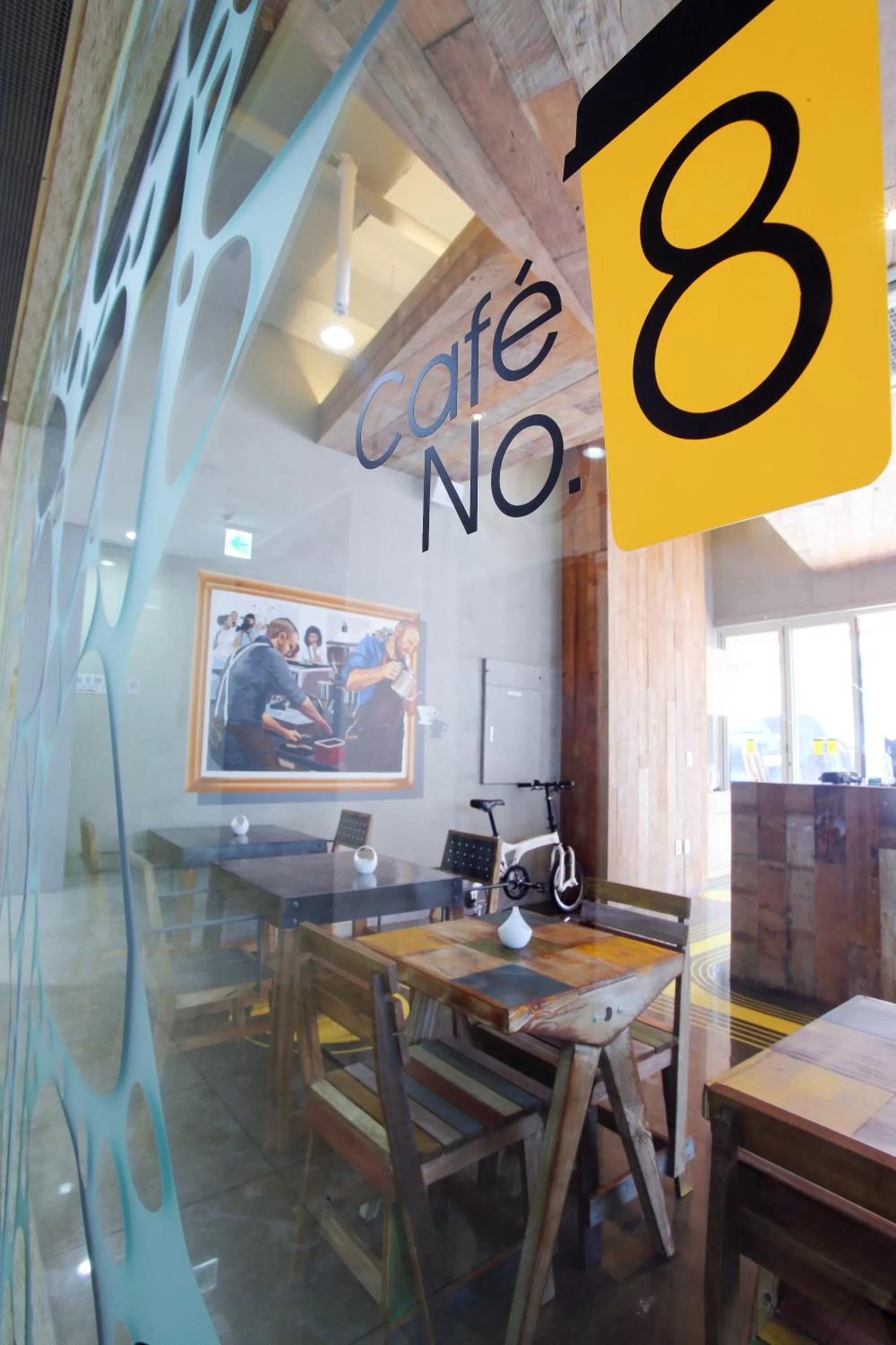 Restaurant/places to eat in Ever8 Serviced Residence