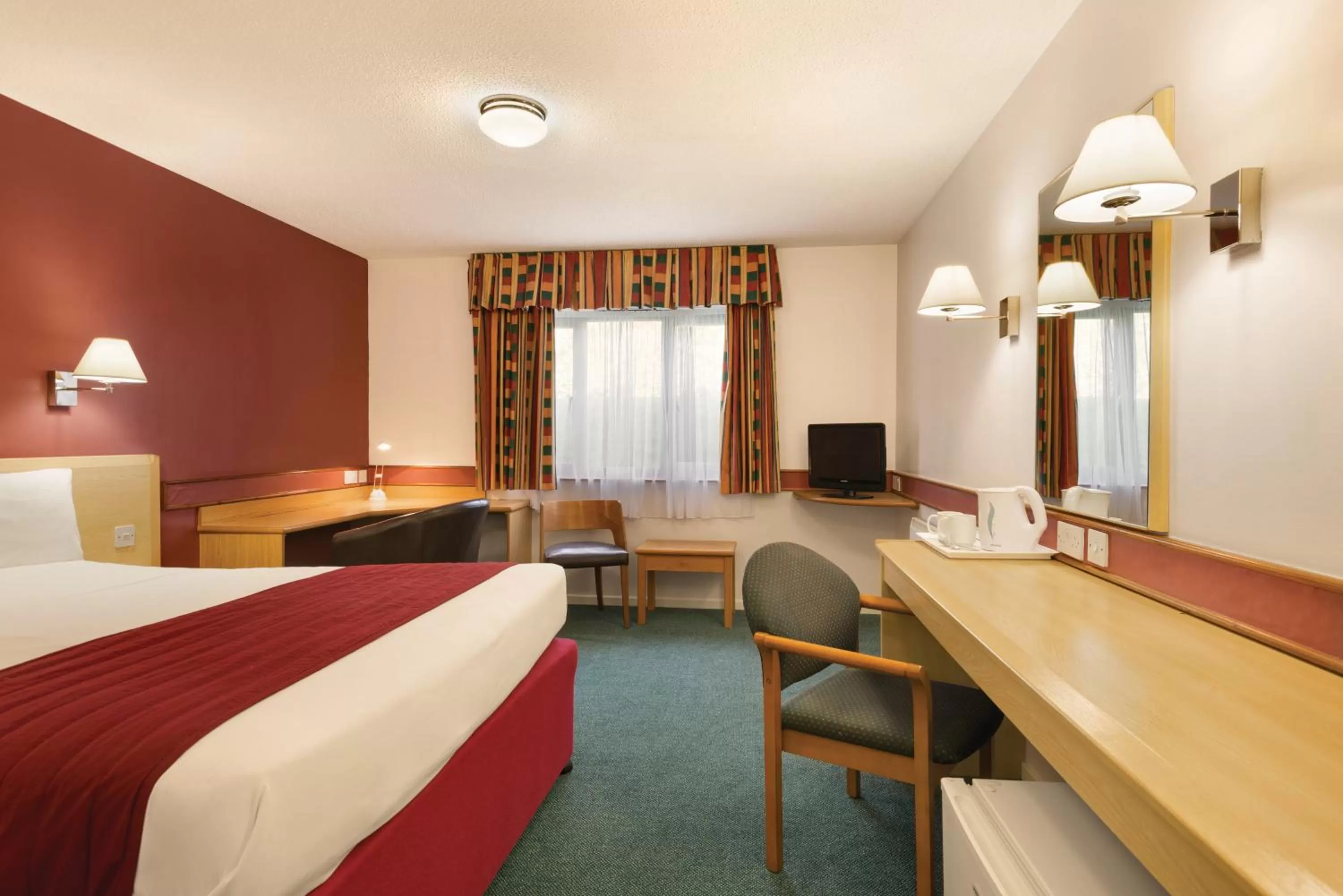 Photo of the whole room, Bed in Days Inn Hotel Bradford - Leeds