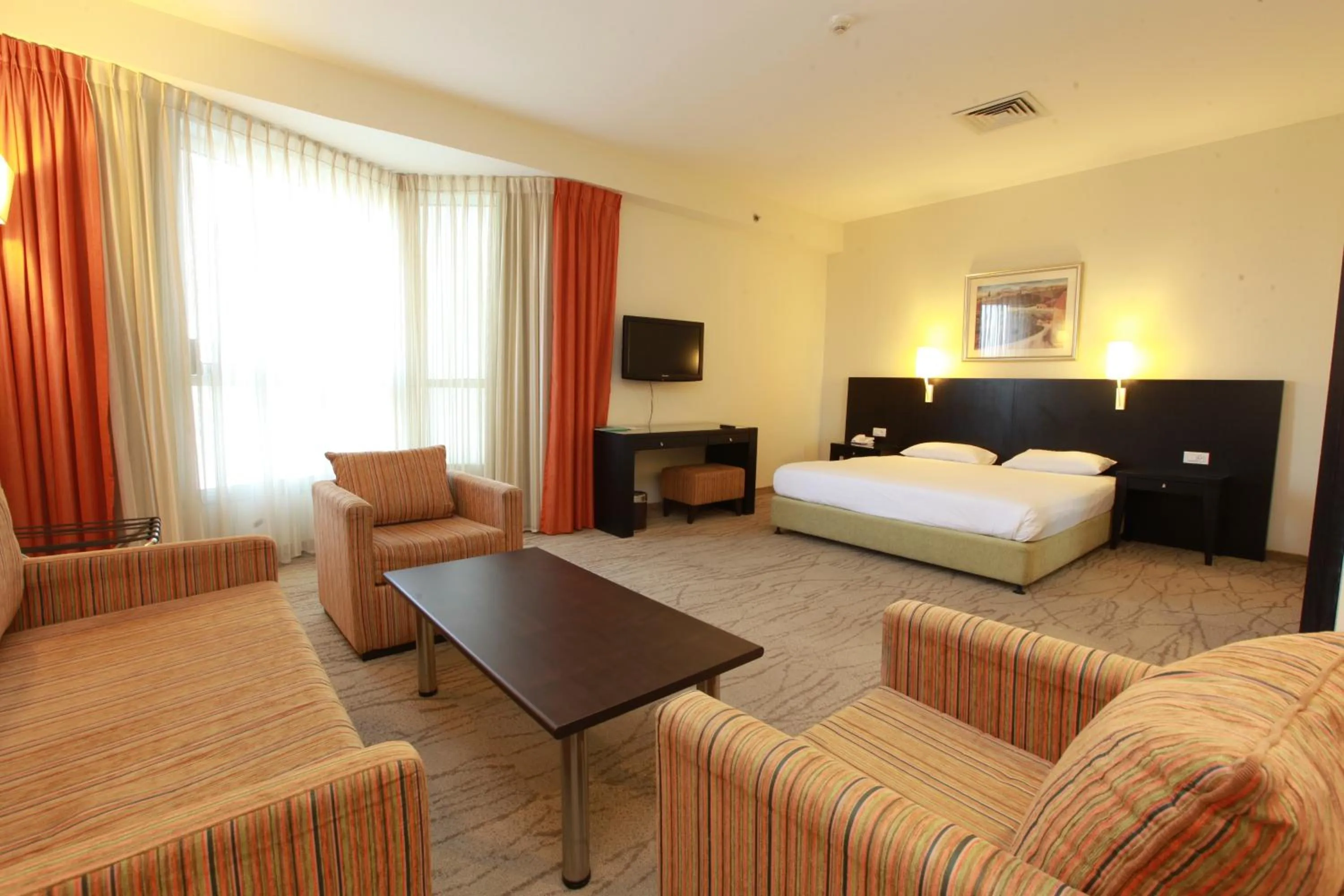 TV and multimedia, Bed in Ein Kerem Hotel