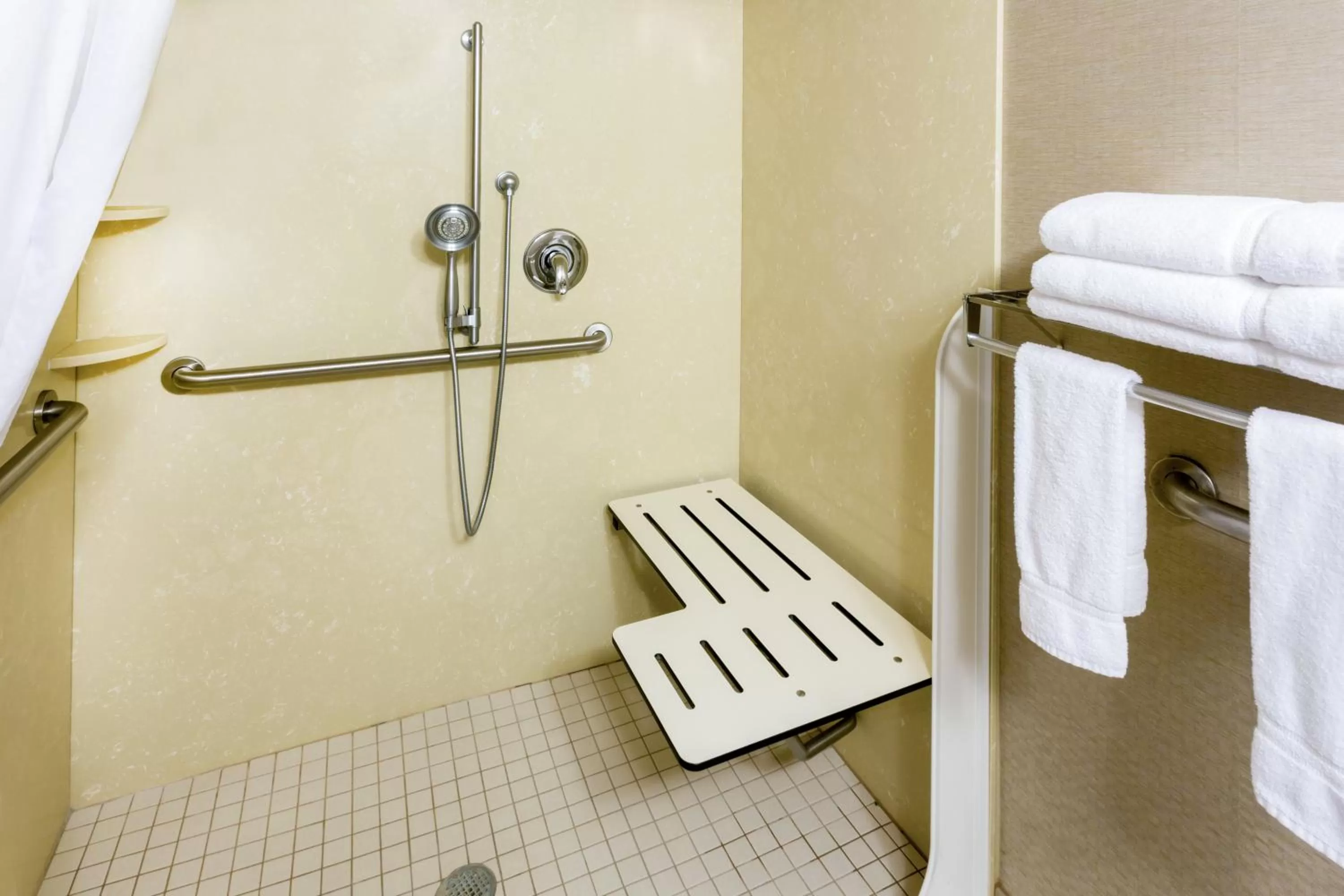 Bathroom in Holiday Inn Express Roseburg by IHG