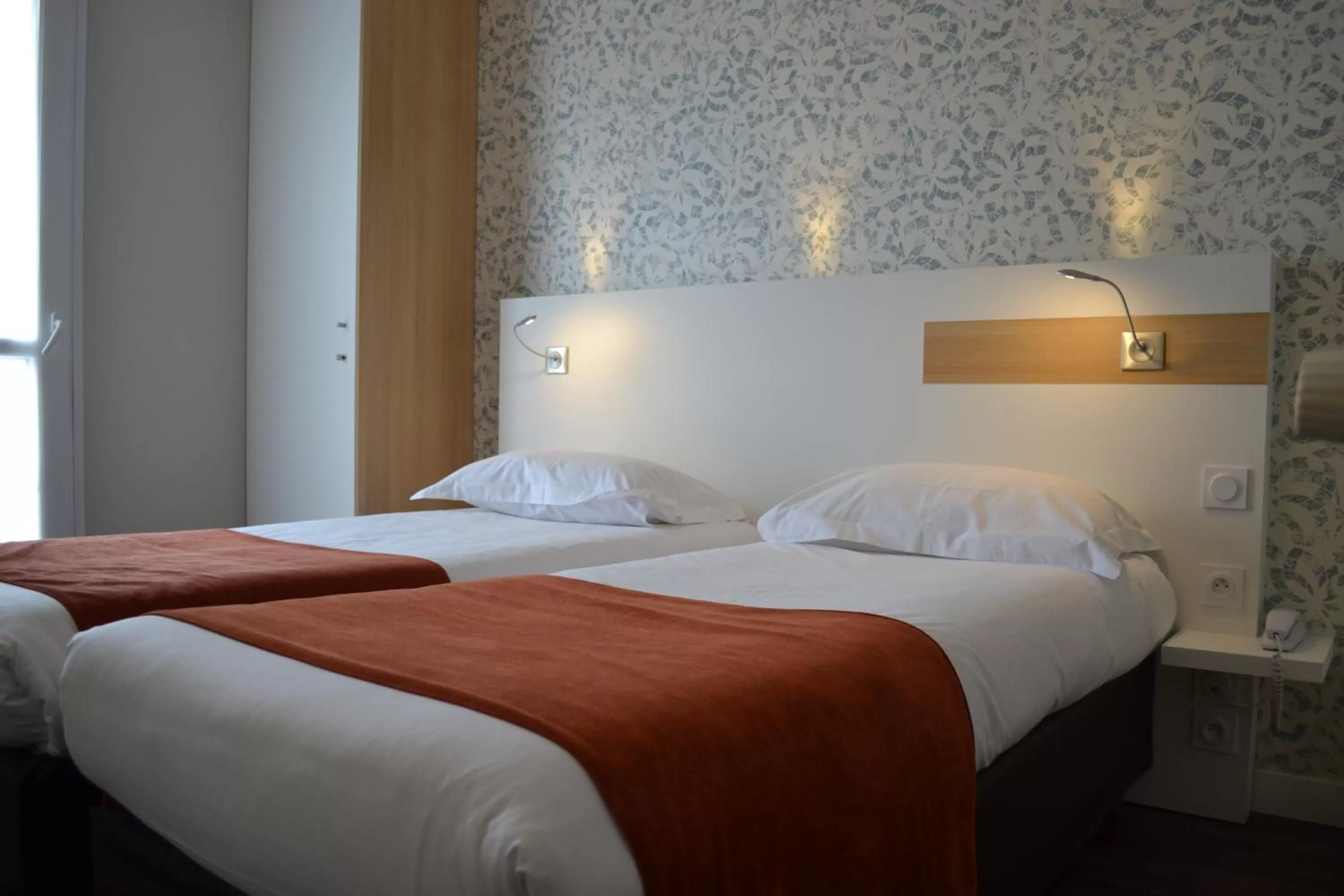 Standard Twin Room in Brit Hotel Les Alizes