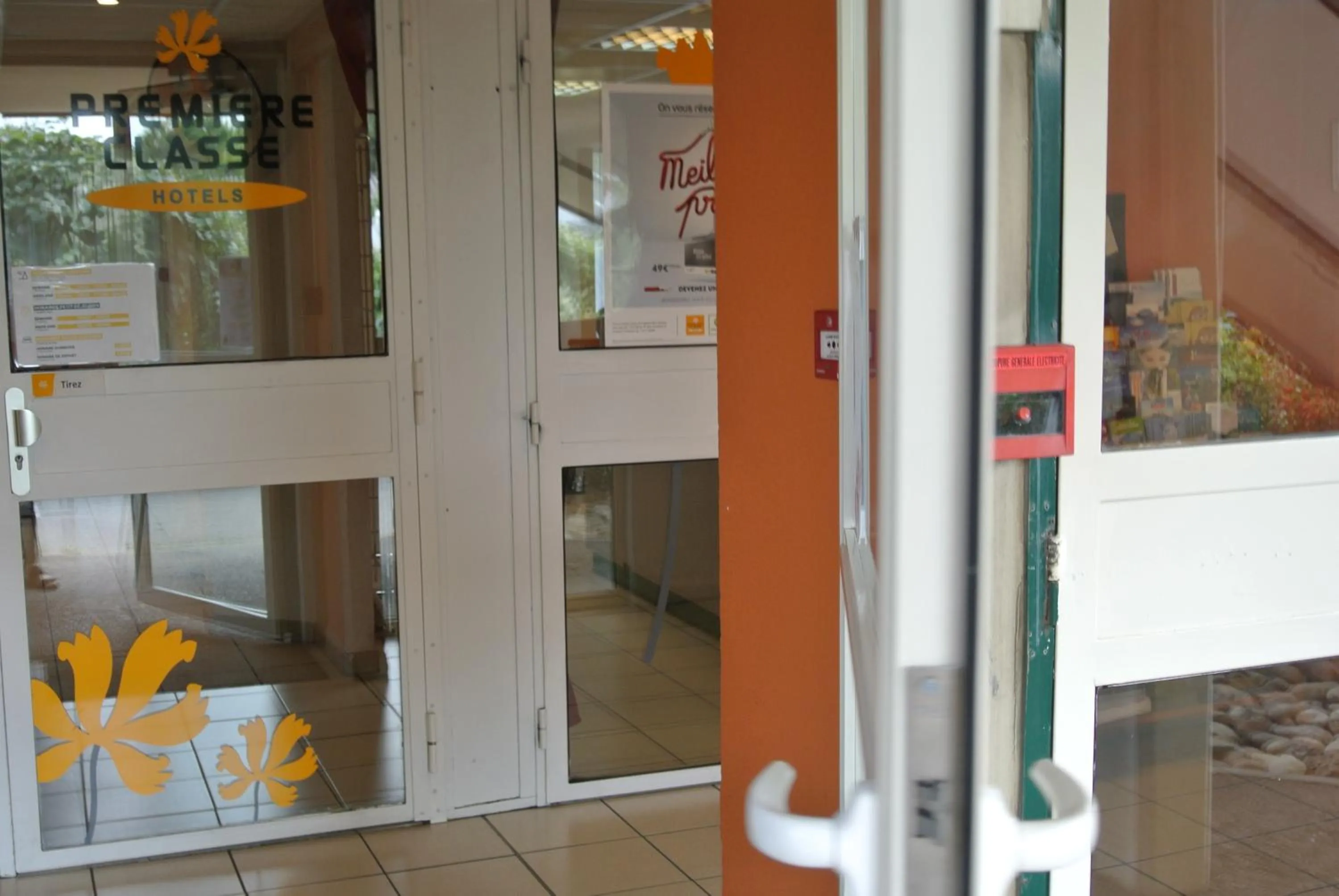 Facade/entrance in Premiere Classe Lyon Sud - Chasse Sur Rhône