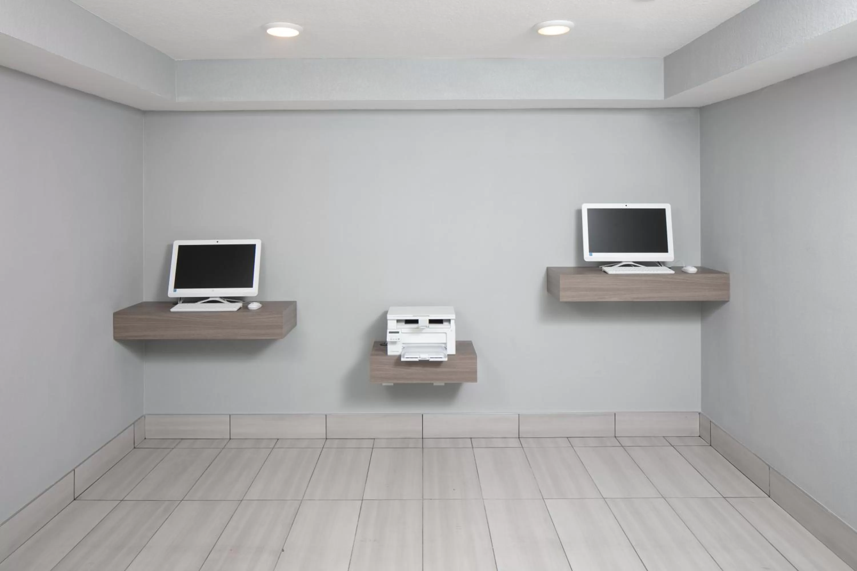 Business facilities in Hotel 28 Boise Airport, an Ascend Collection Hotel