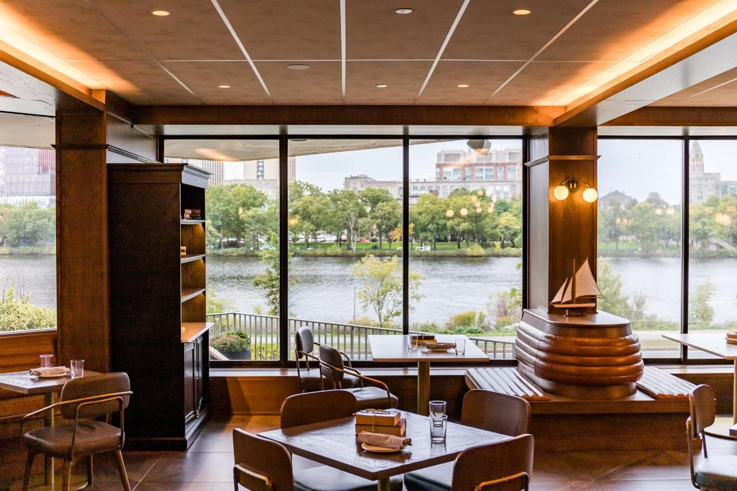 Restaurant/places to eat in Hyatt Regency Boston/Cambridge