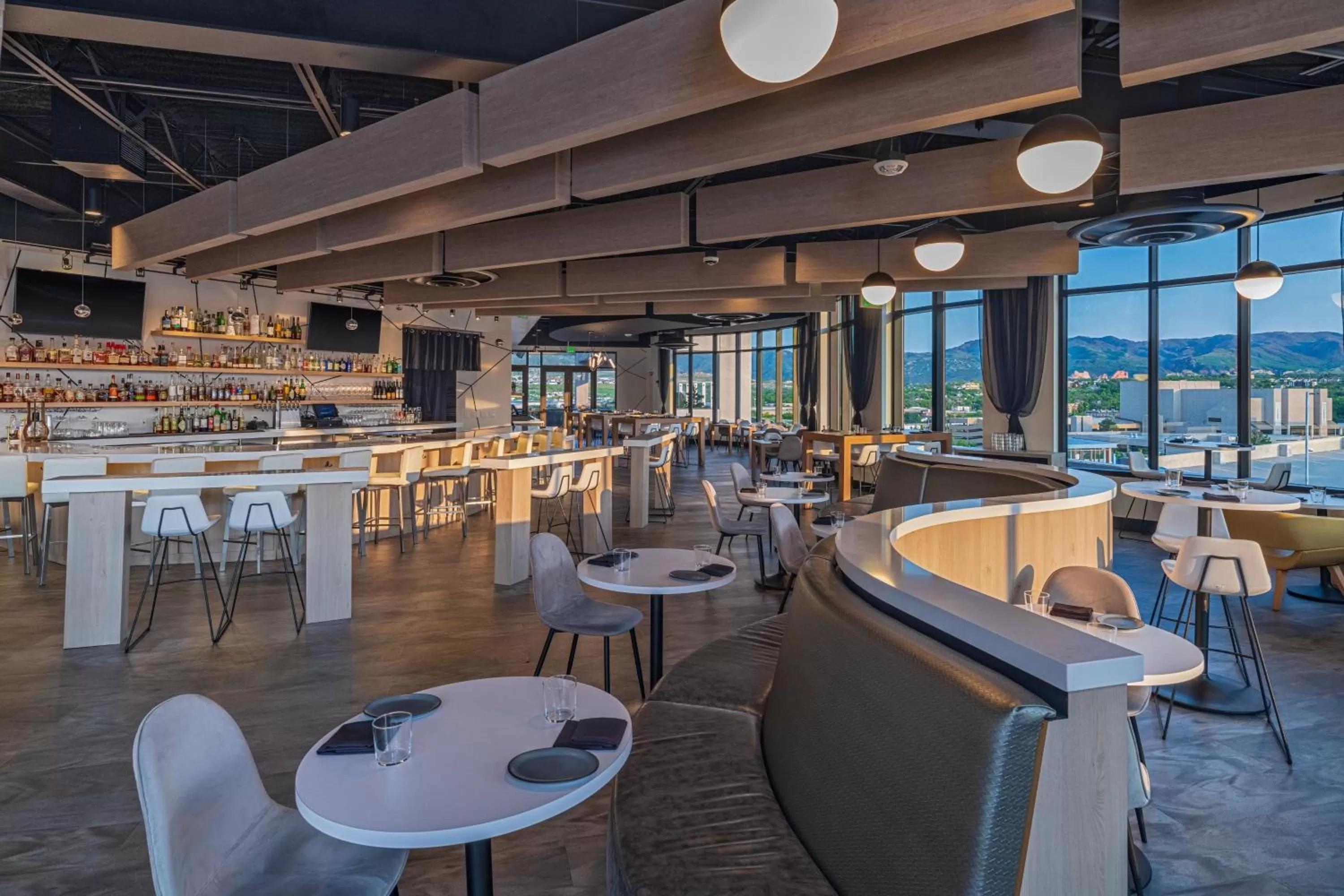 Restaurant/places to eat in Element Colorado Springs Downtown