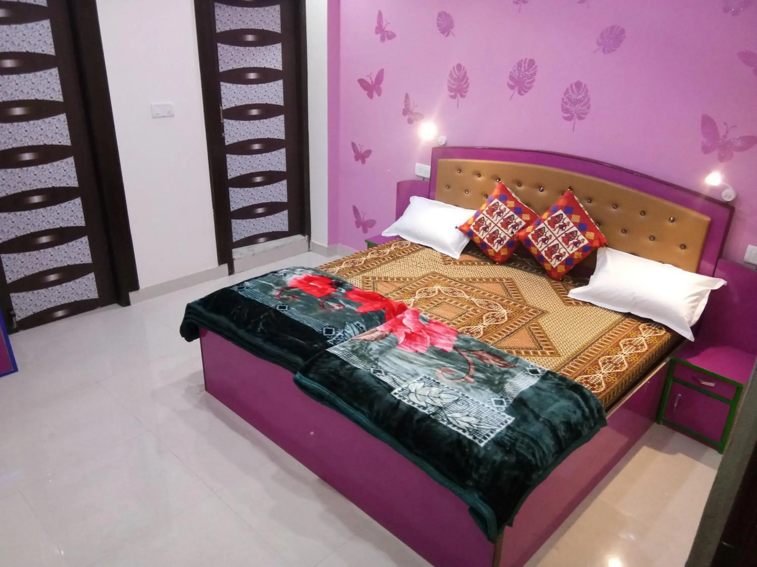 Standard Double Room with Fan in Friends Home Stay - Agra Standard Double Room with Fan in Friends Home Stay - Agra