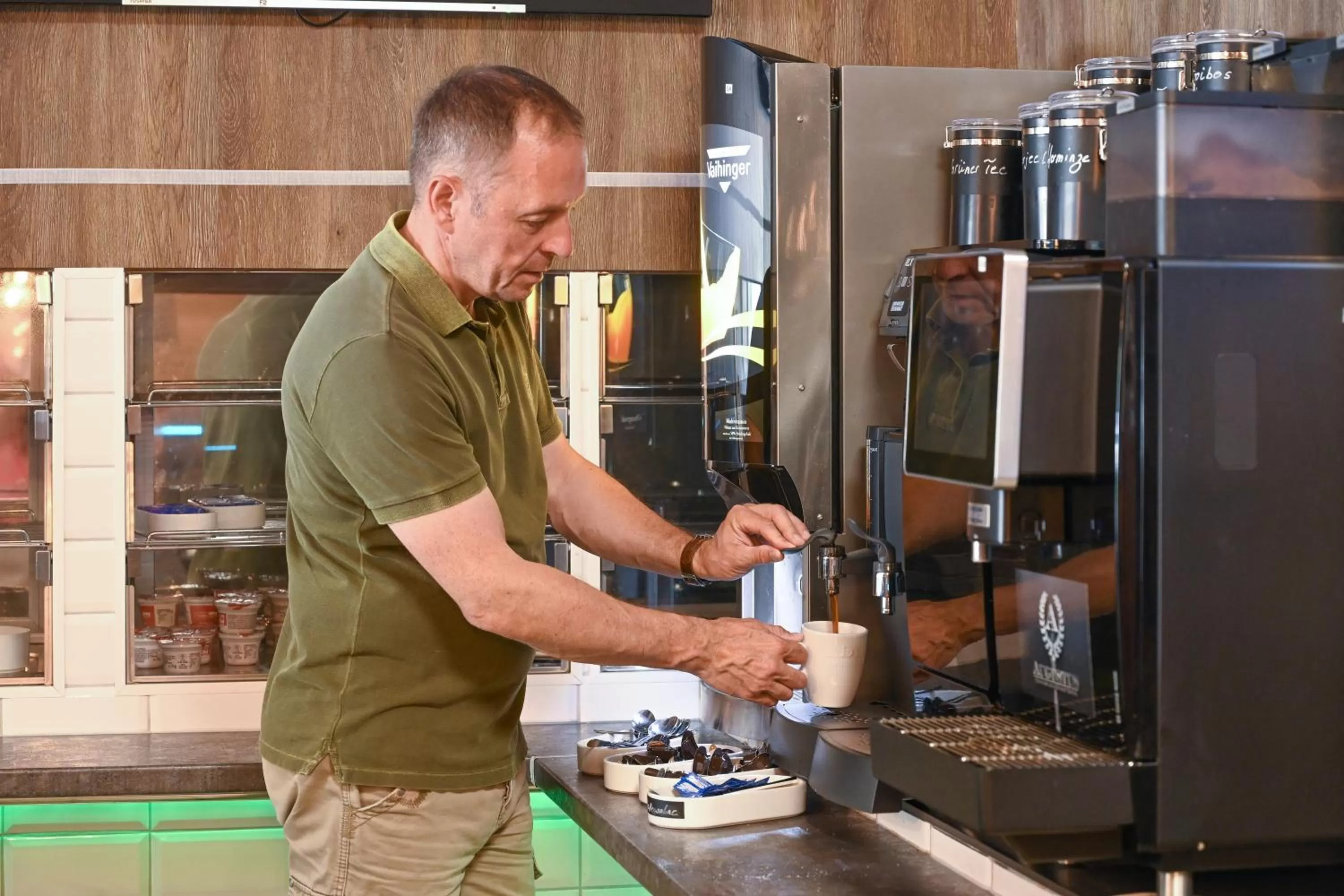 Coffee/tea facilities in Augustus Hotel Bernkastel - Comfortable Budget Hotel