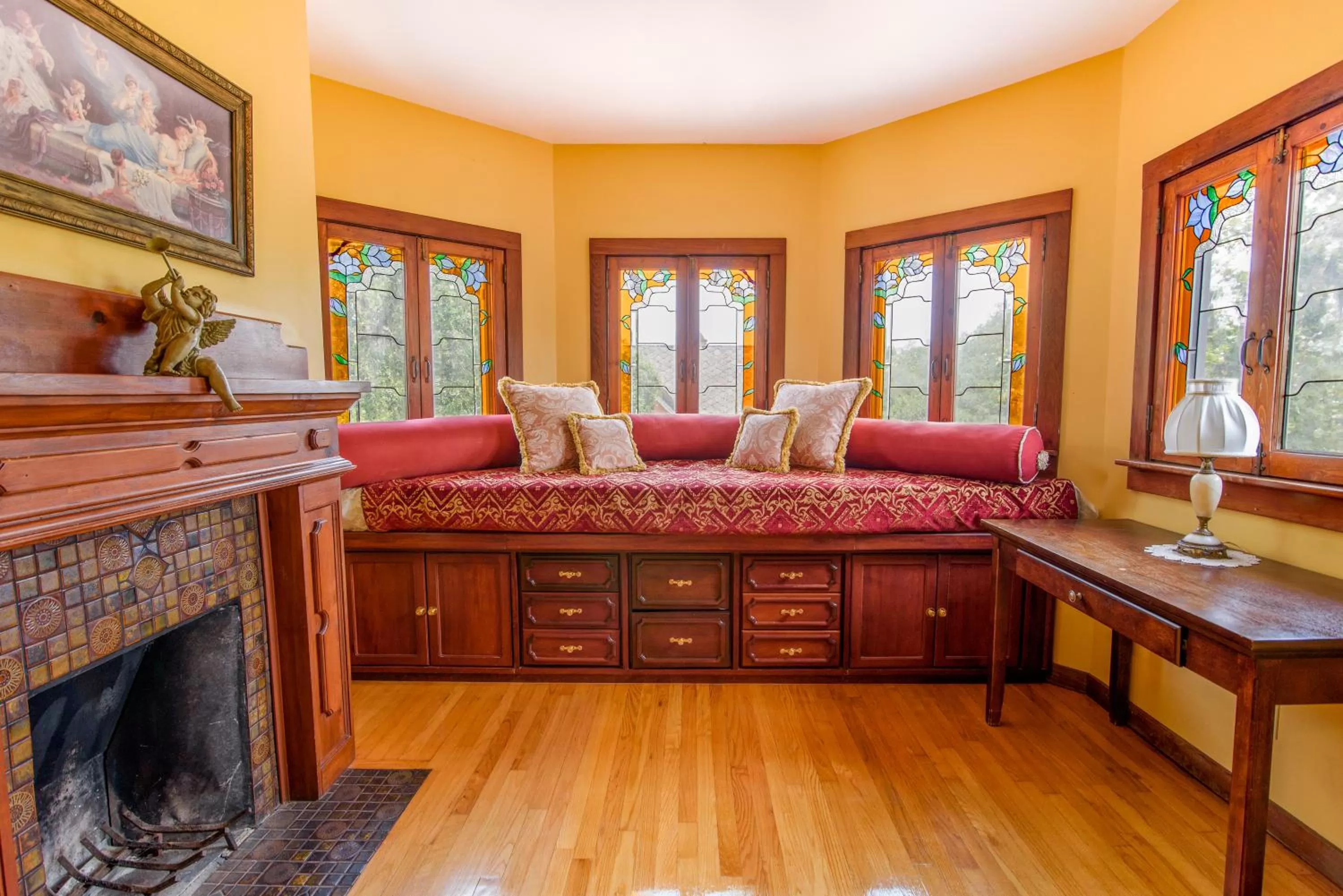 Seating area in Sweetwater Branch Inn