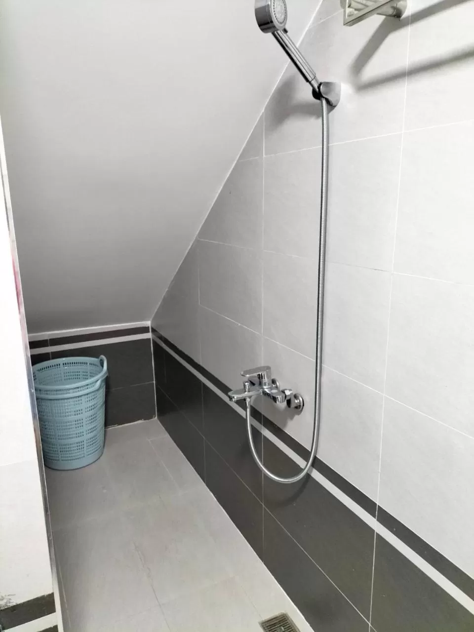 Shower, Bathroom in The Flamboyant #StayWork Vinhomes Marina