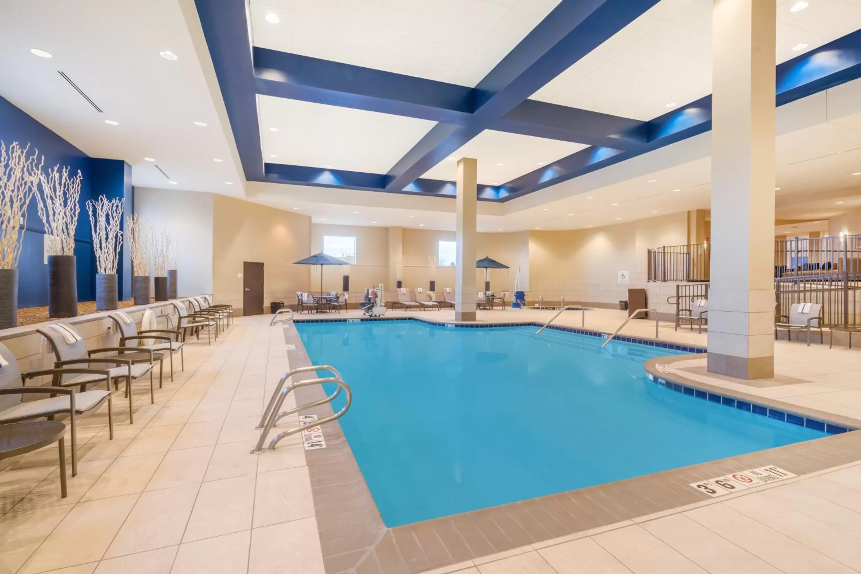 Swimming pool in Holiday Inn - Terre Haute by IHG