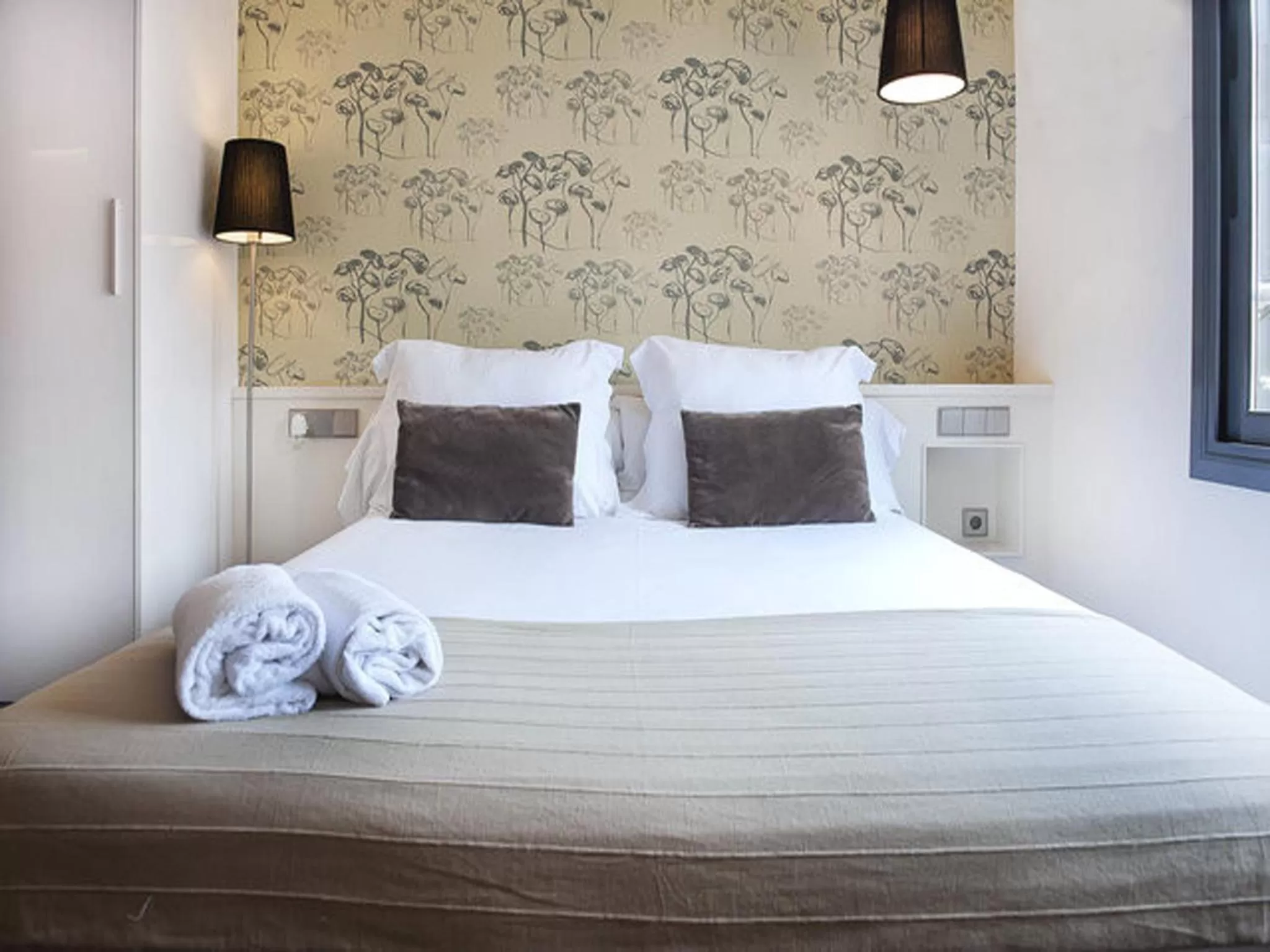 Bed in Barcelona Fifteen central Aparthotel