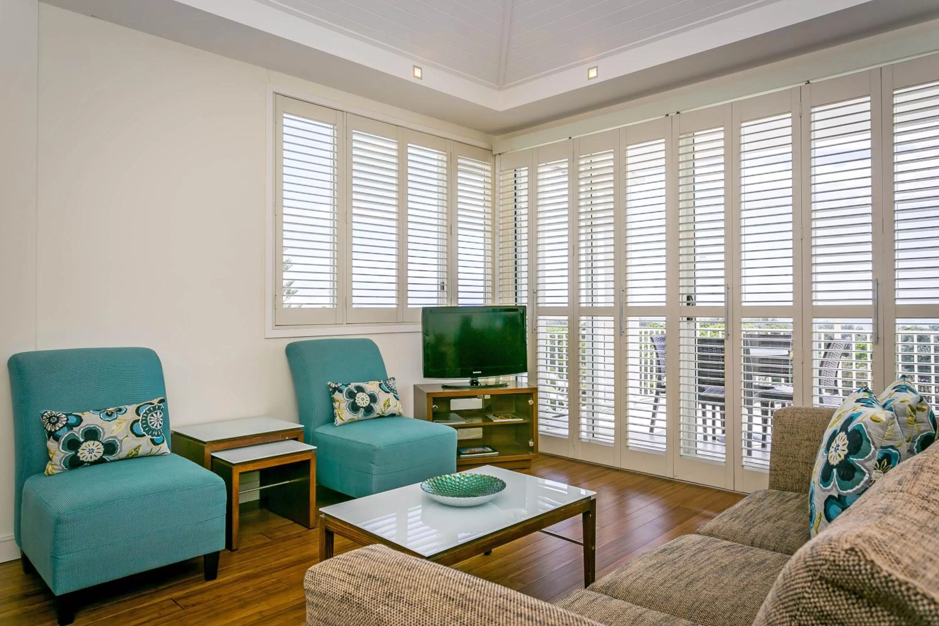 Communal lounge/ TV room in Mantra on Salt Beach