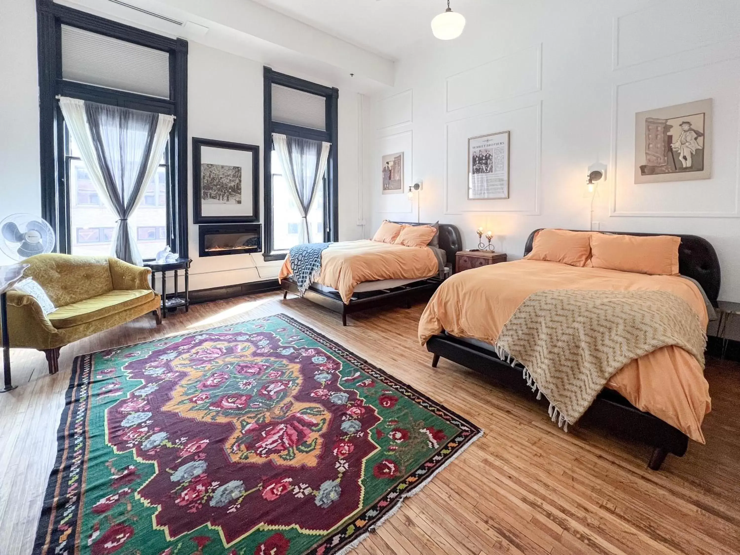 Deluxe Double Room in The Oliver Inn Deluxe Double Room in The Oliver Inn