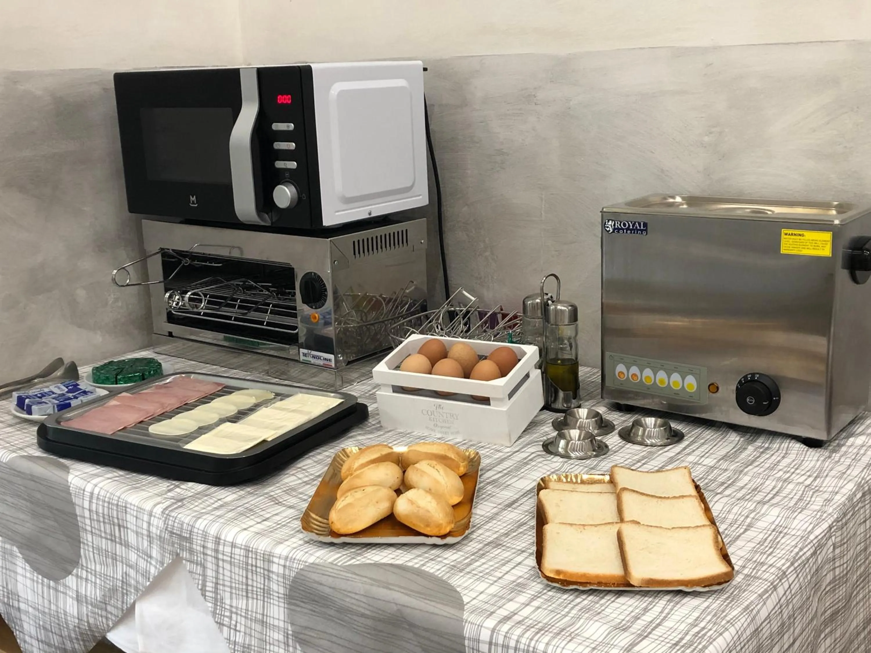 Buffet breakfast in Hotel City