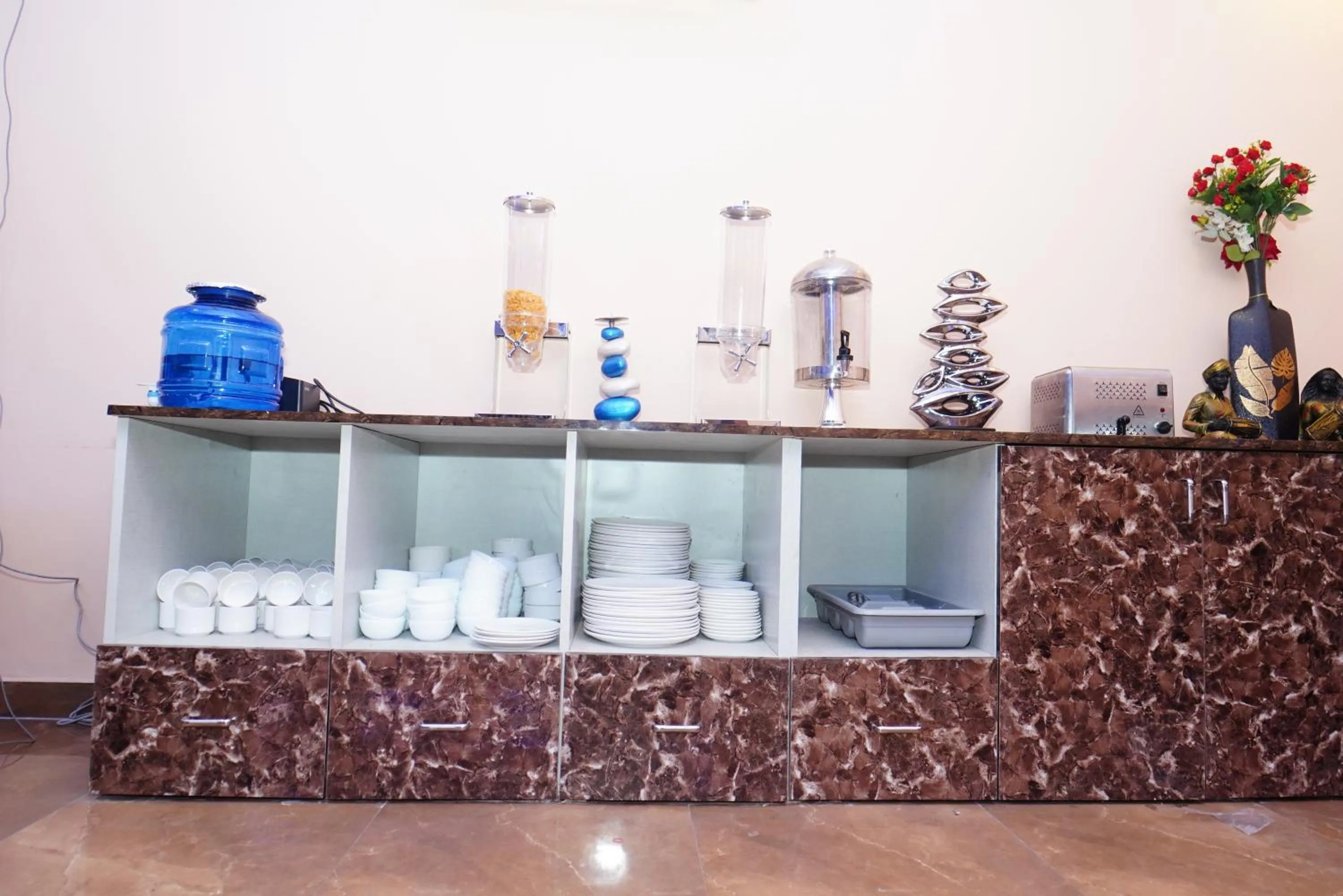 Coffee/tea facilities in ExpoMart Inn