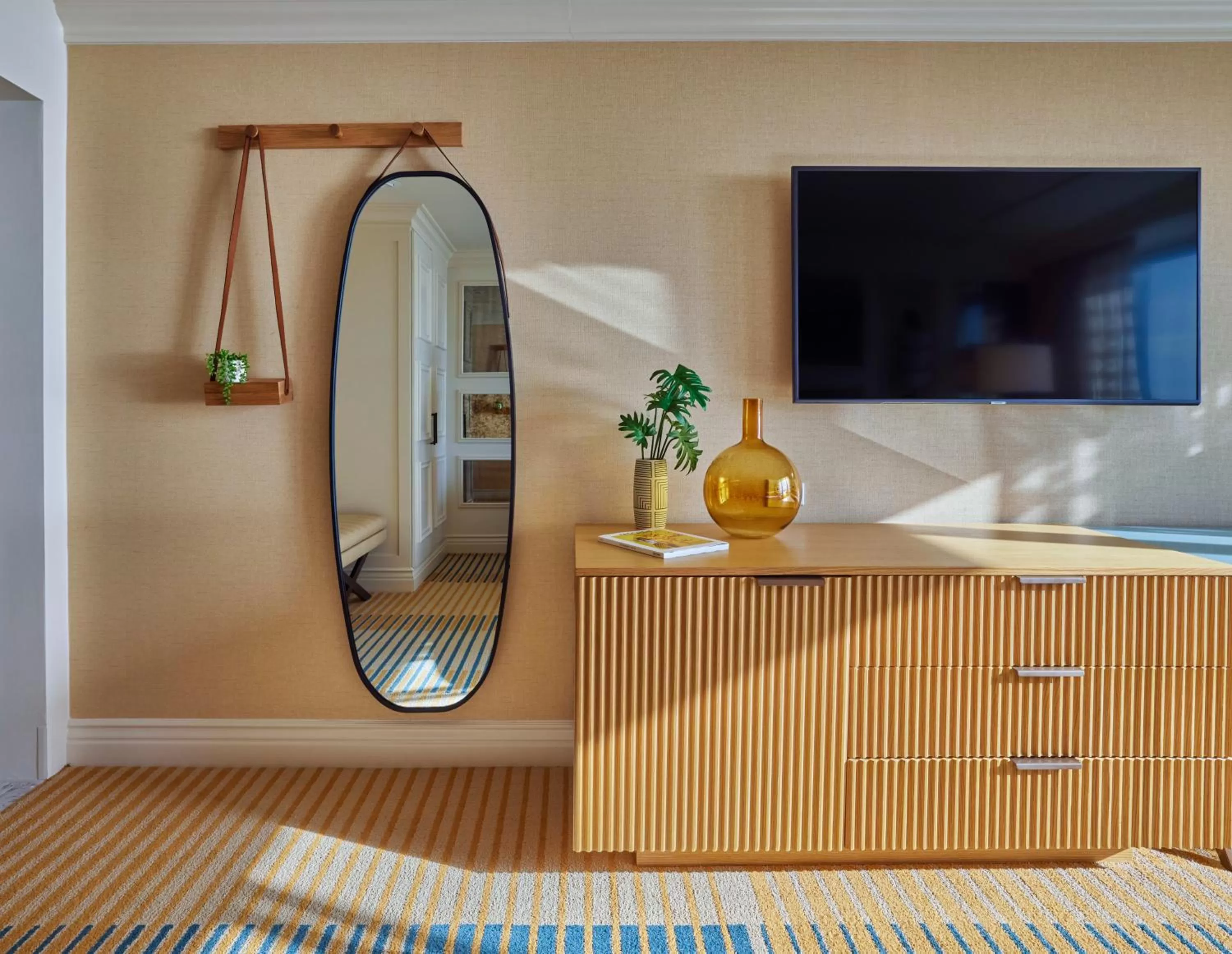 Living room in Viceroy Santa Monica