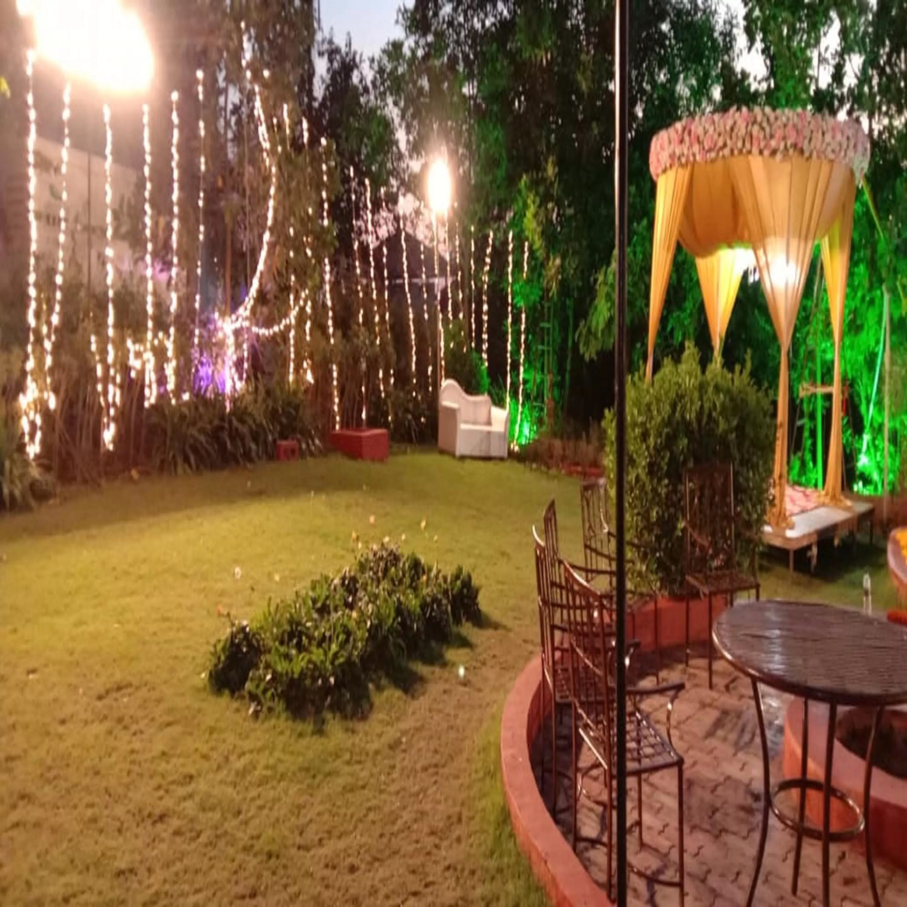 Garden in Jayshin Lake Vaitarna Resort - Igatpuri