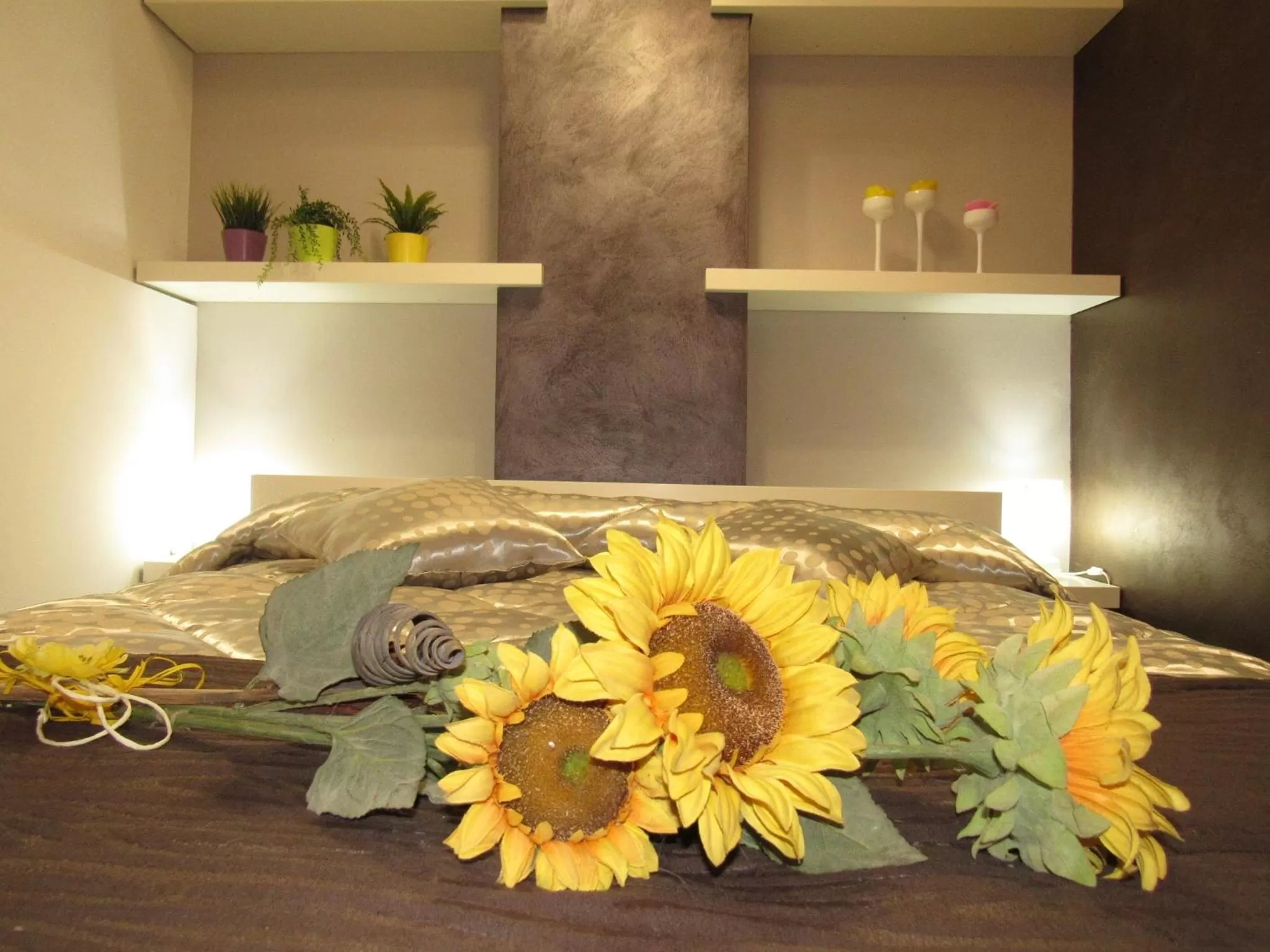 Decorative detail, Bed in La Voce del Violino