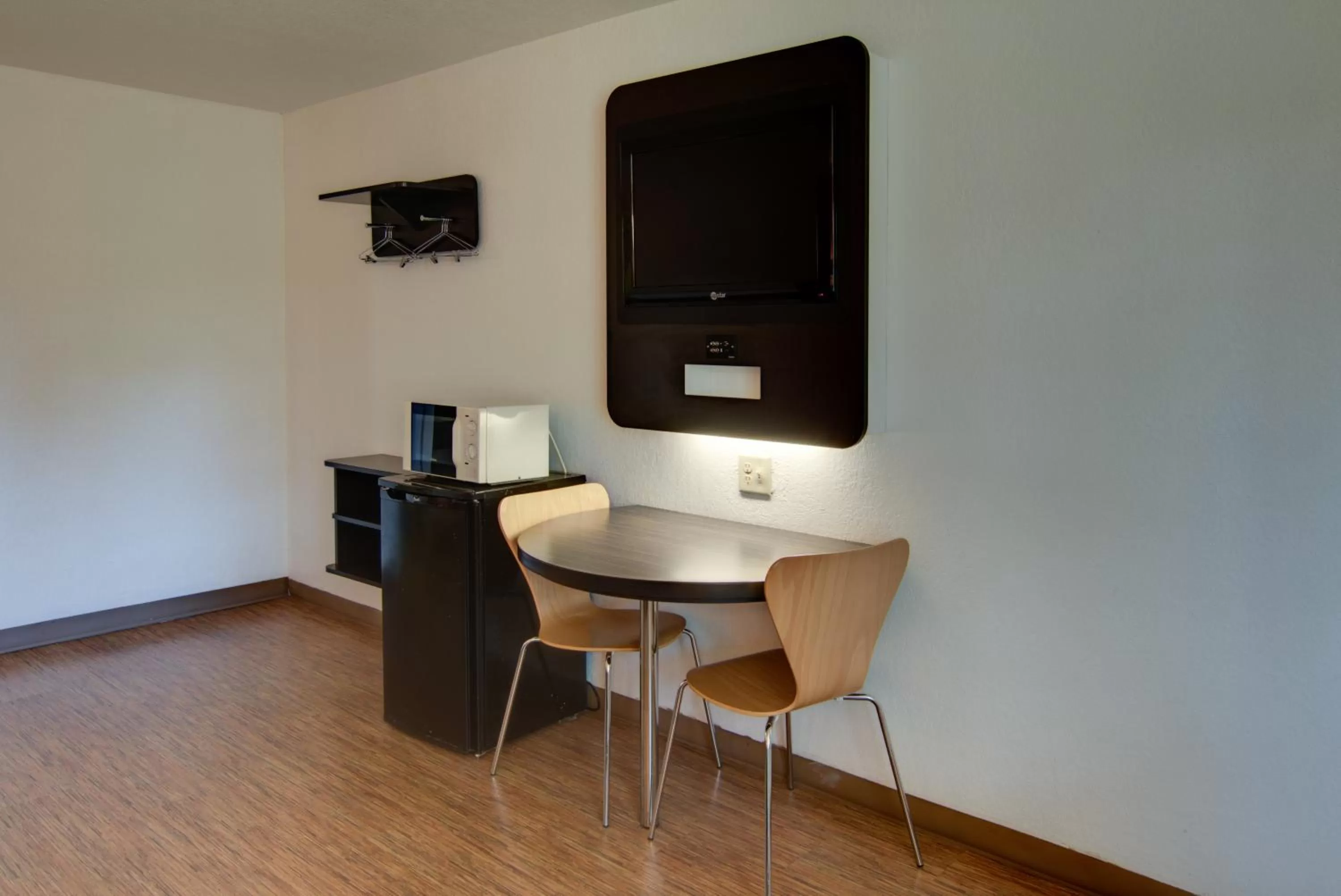 Bedroom in Motel 6-Mount Pleasant, TX