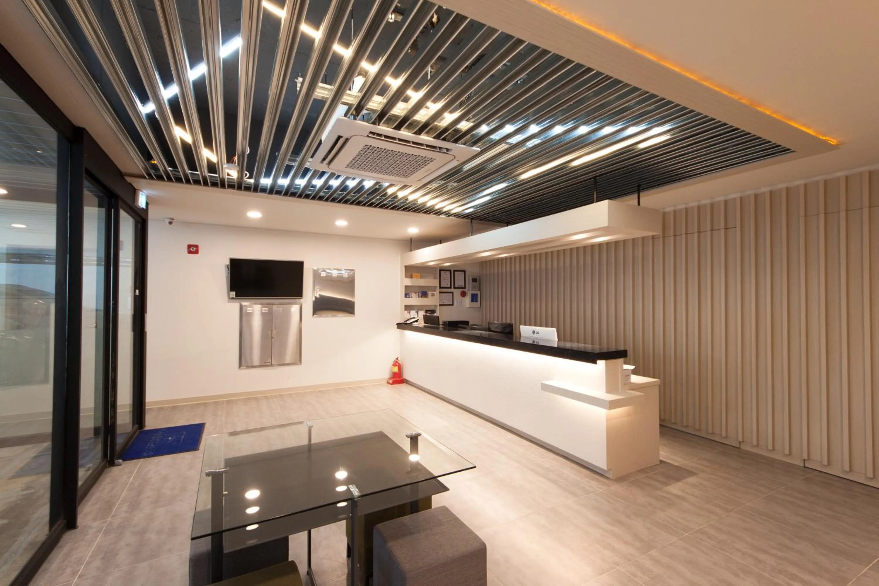 Lobby or reception in K-Grand Hostel Gangnam1